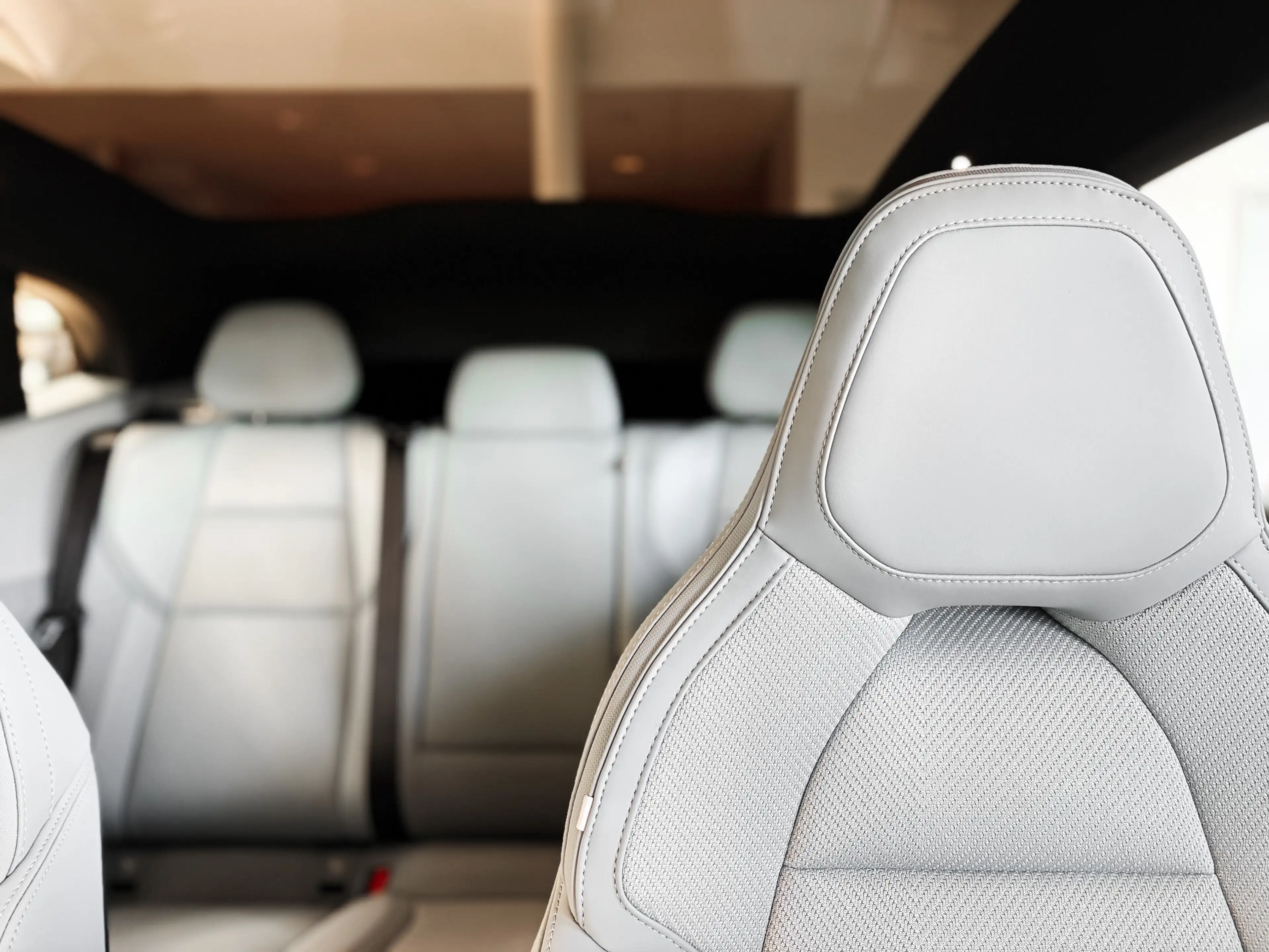 Polestar 4 Dual Motor 100kWh pilot, plus , 20 inch, white int — photo 10