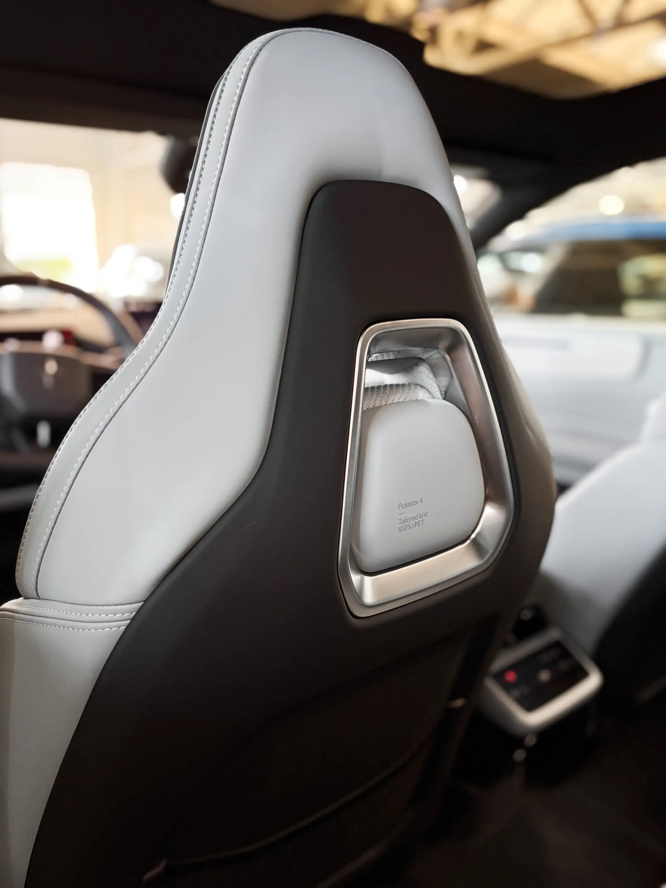 Polestar 4 Dual Motor 100kWh pilot, plus , 20 inch, white int — photo 8