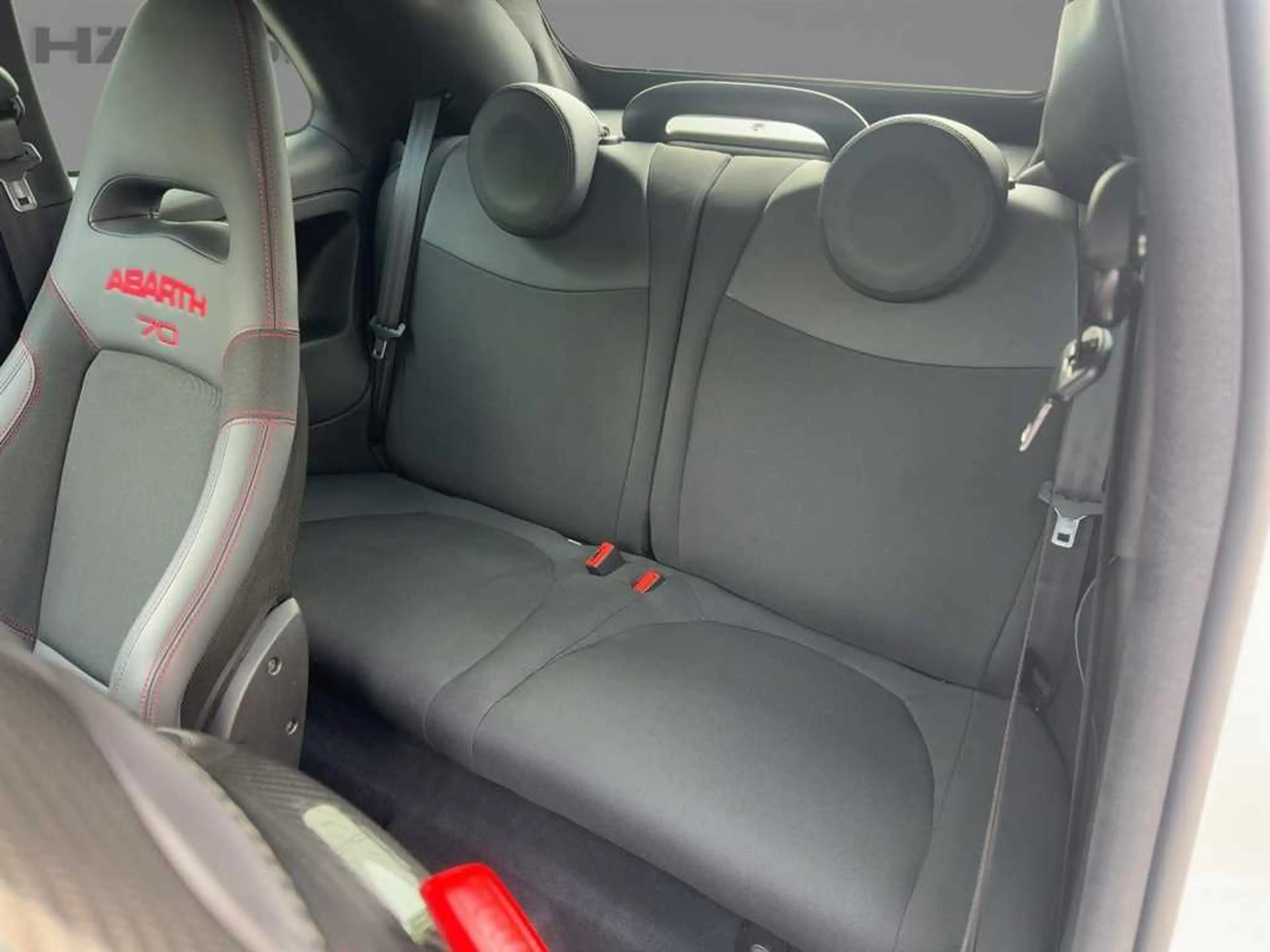Abarth 595C 1.4T esseesse*Carbon*Akrapovič*Carplay*Xenon* — photo 9