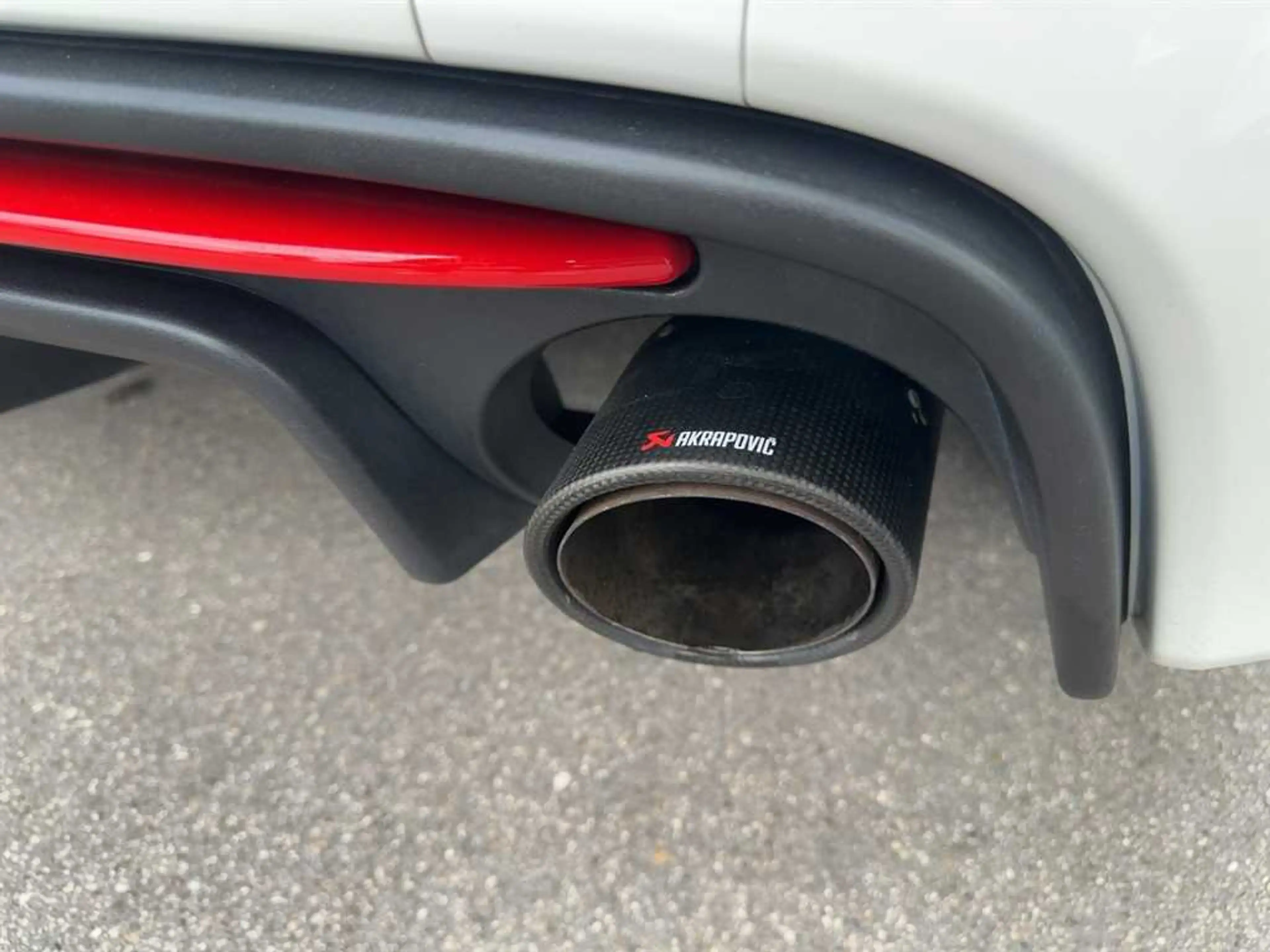Abarth 595C 1.4T esseesse*Carbon*Akrapovič*Carplay*Xenon* — photo 15
