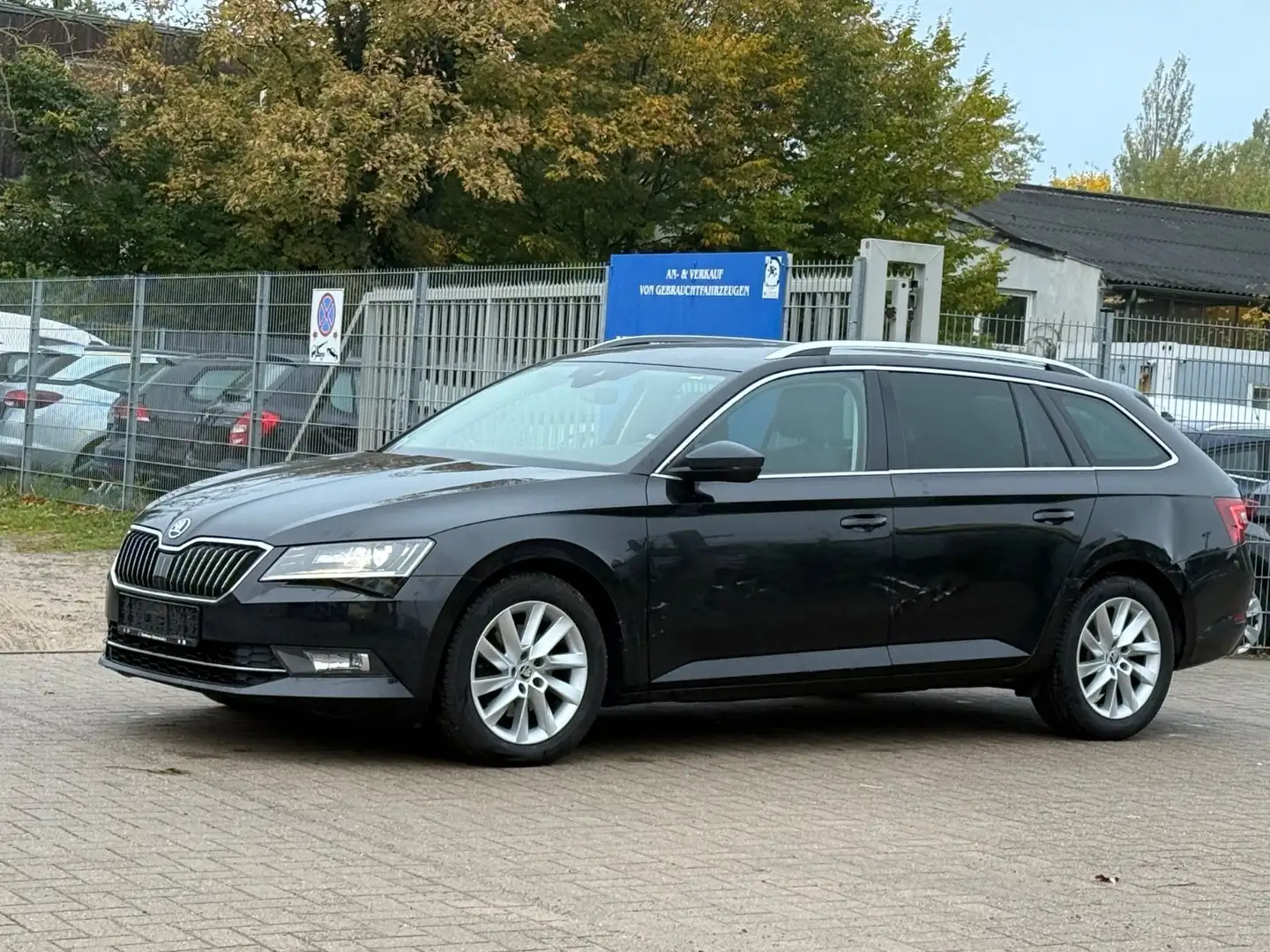 Skoda Superb Combi Style Xenon Schwarz - 1