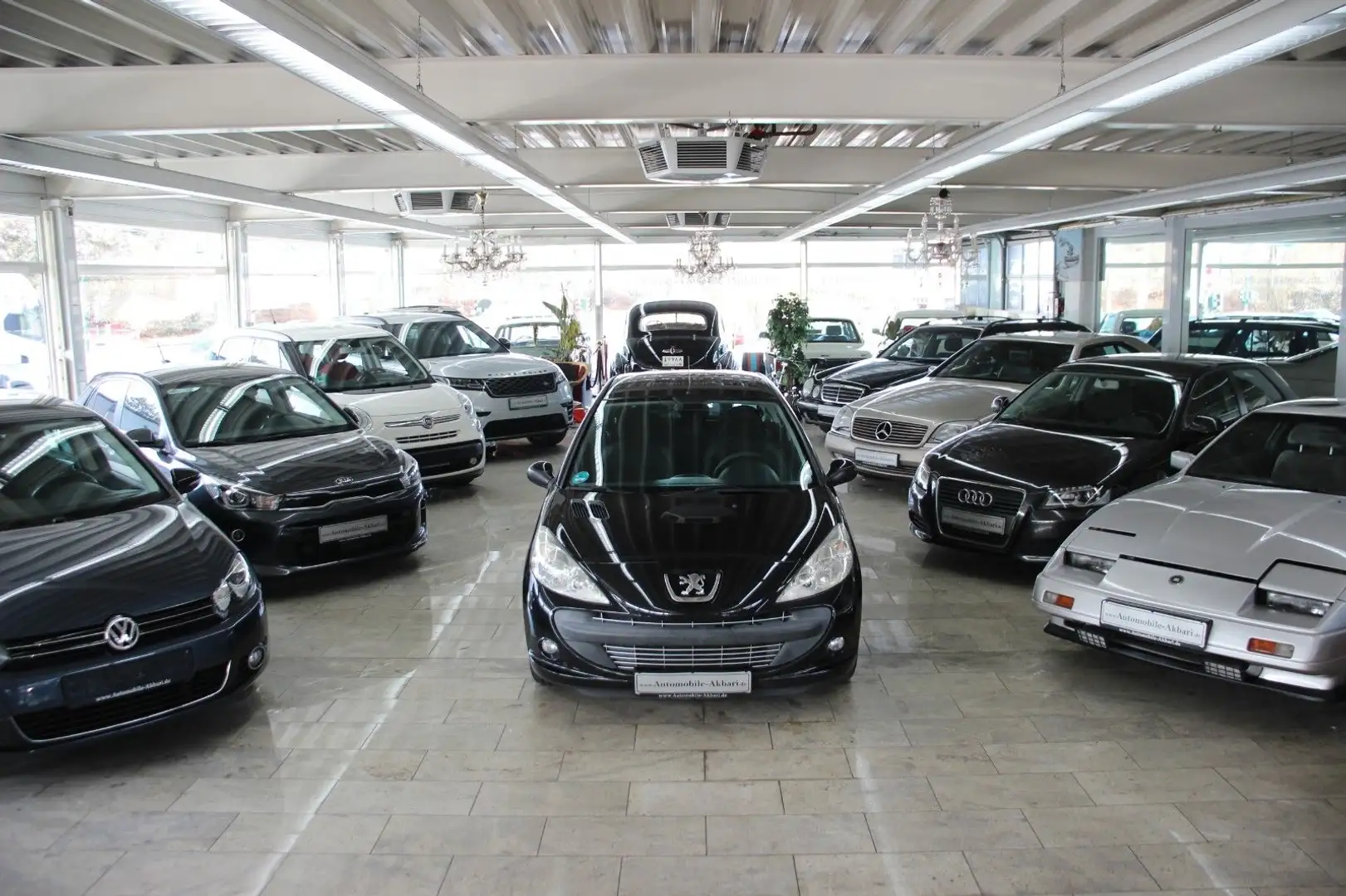 Peugeot 206 + Basis Schwarz - 1