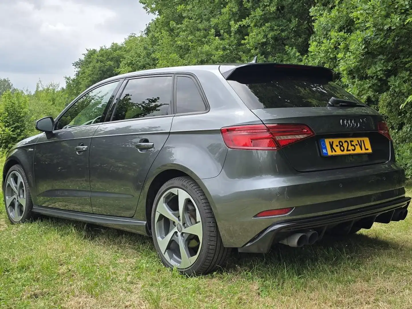 Audi A3 1.4 Sport 2x S-Line 280pk Grijs - 2