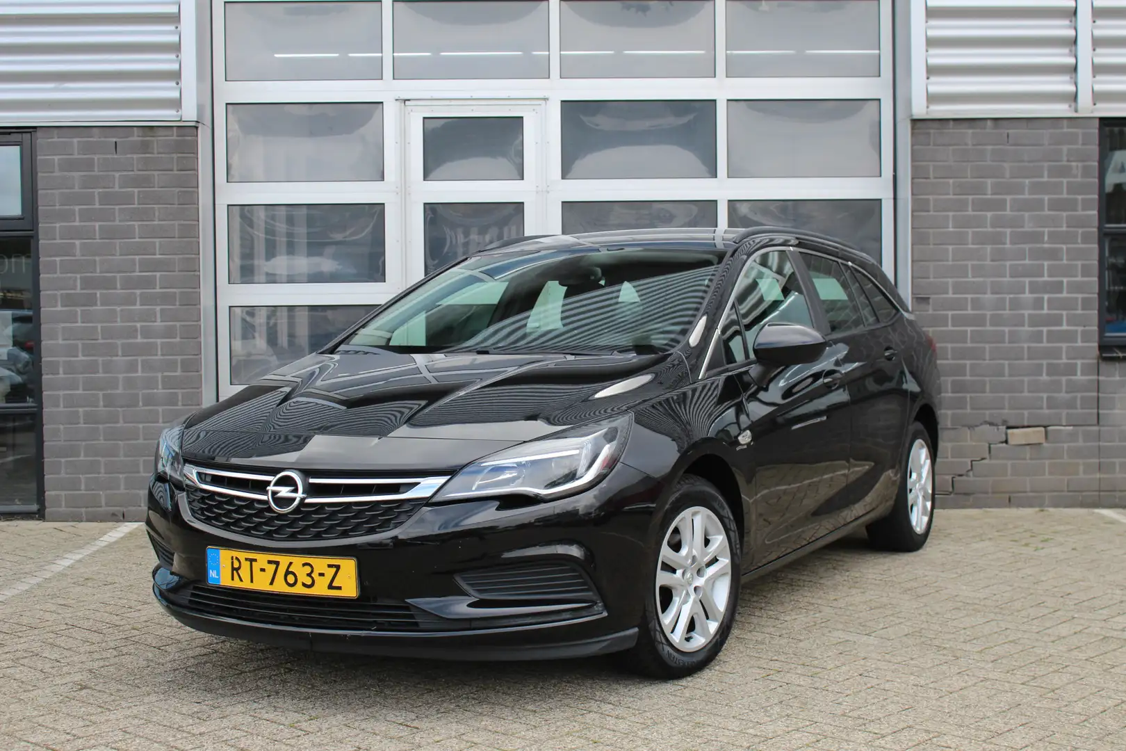 Opel Astra Sports Tourer 1.4 Turbo Business+ / Carplay / Crui Zwart - 1