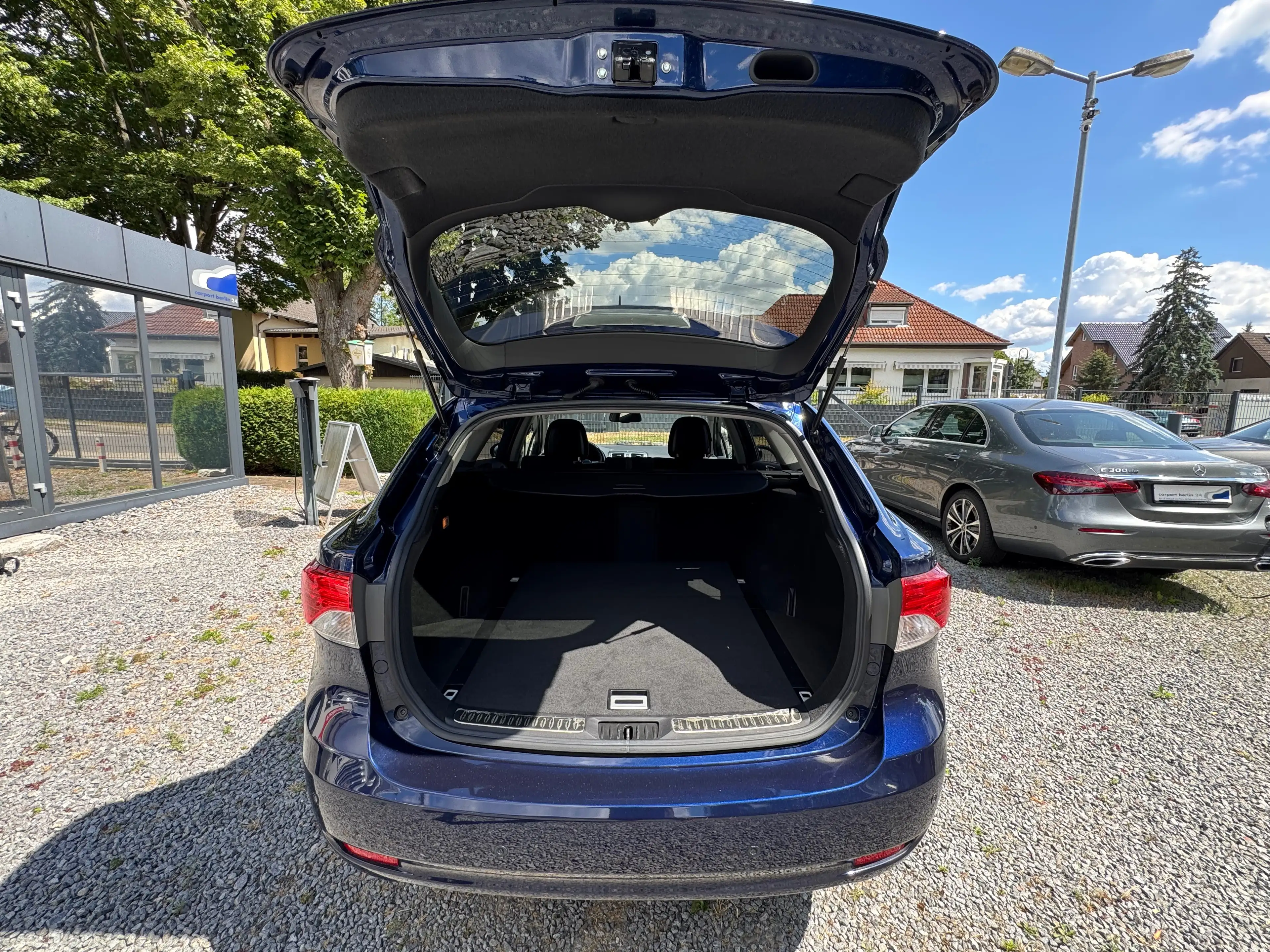 Toyota Avensis Edition — photo 11