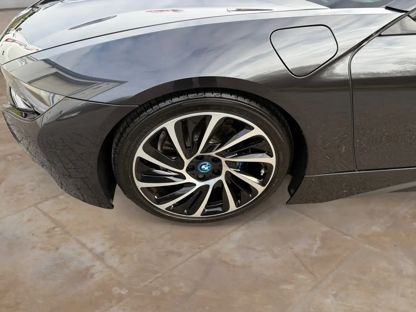 BMW i8 Coupe + 1.Jahr GARANTIE Grijs - 2
