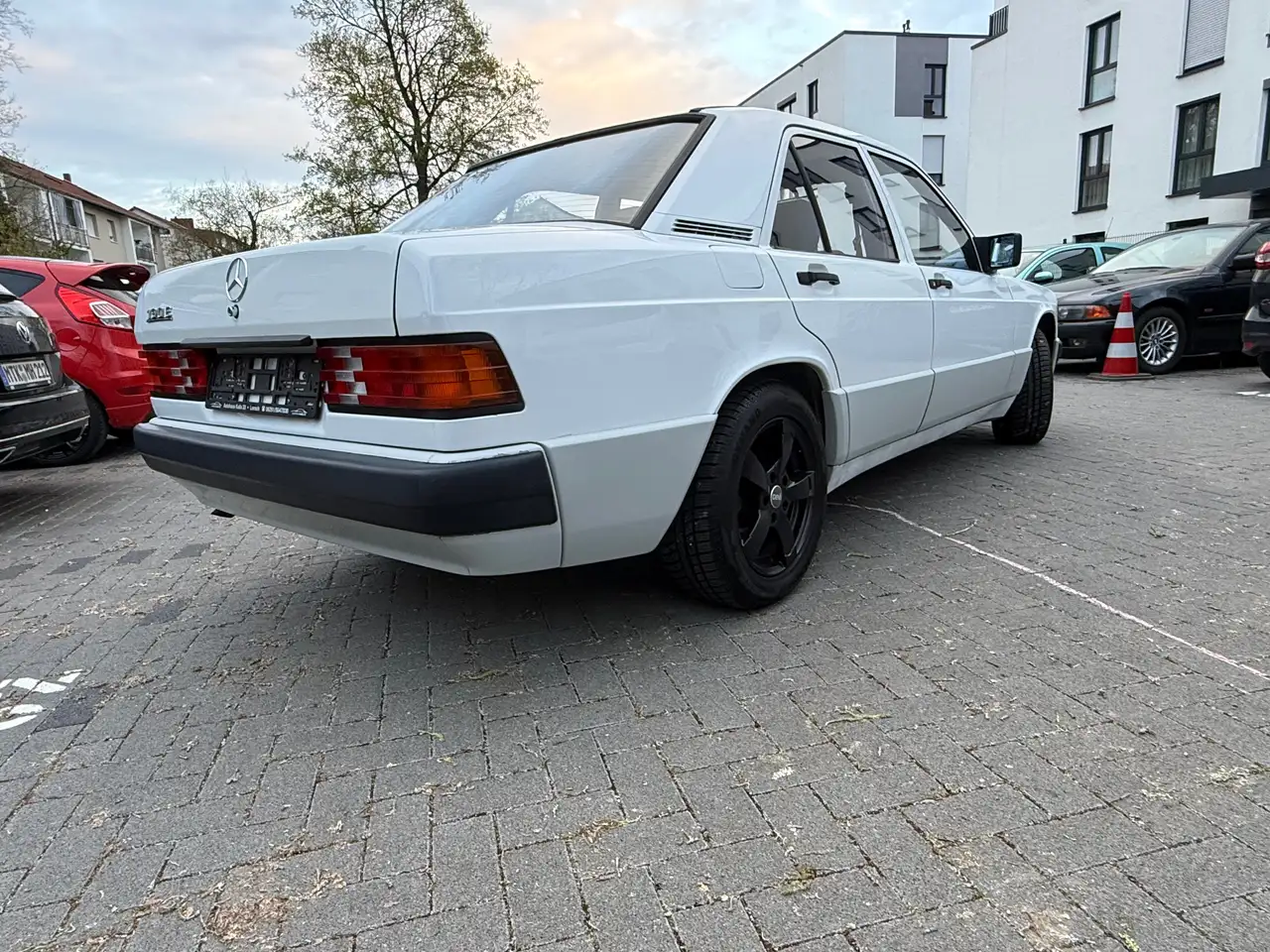 Mercedes-Benz 190 E 1.8 Automatik TÜV NEU 76.000 Km H Ken., foto 11