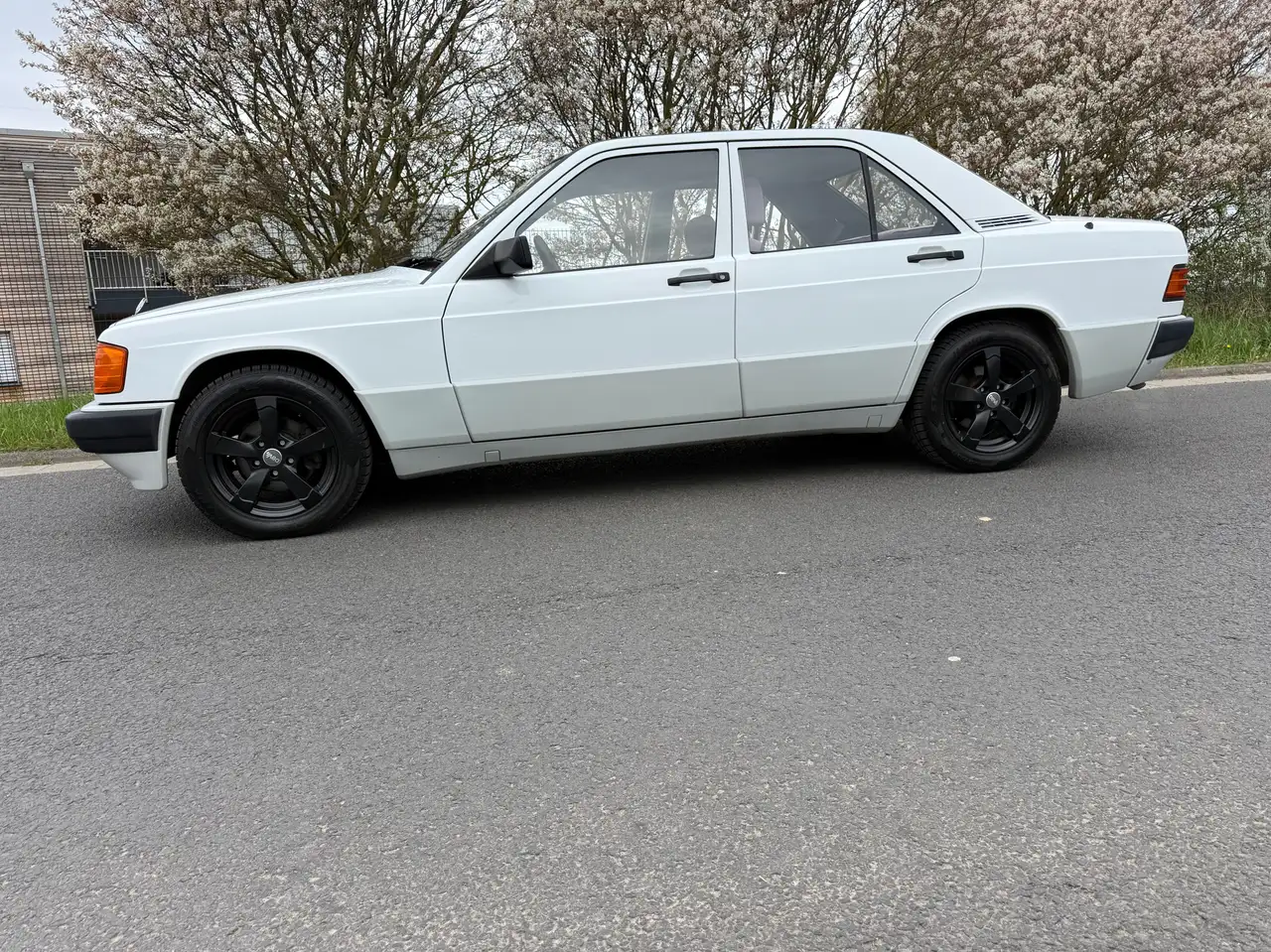 Mercedes-Benz 190 E 1.8 Automatik TÜV NEU 76.000 Km H Ken., foto 4
