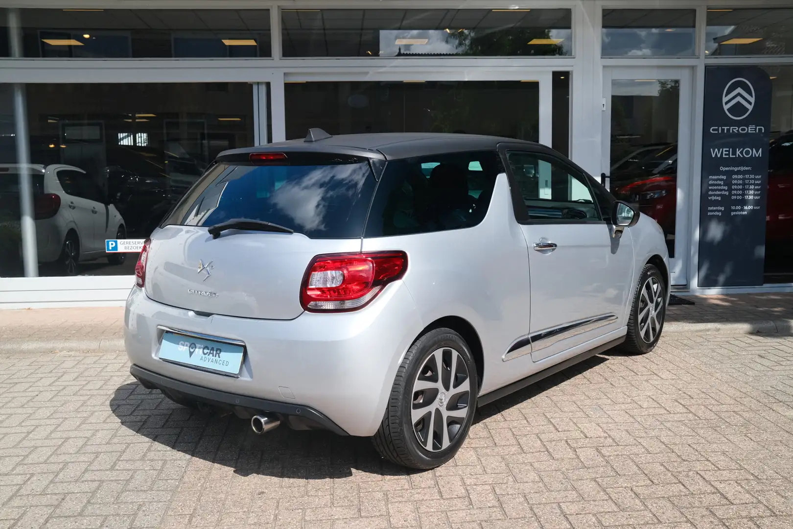 Citroen DS3 VTi 82 Chic Navi | Parkeersensoren | HiFi | Pack P Grijs - 2