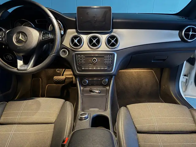 Mercedes-Benz Cla view 15
