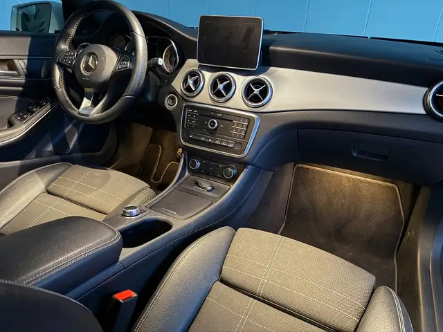 Mercedes-Benz Cla view 3