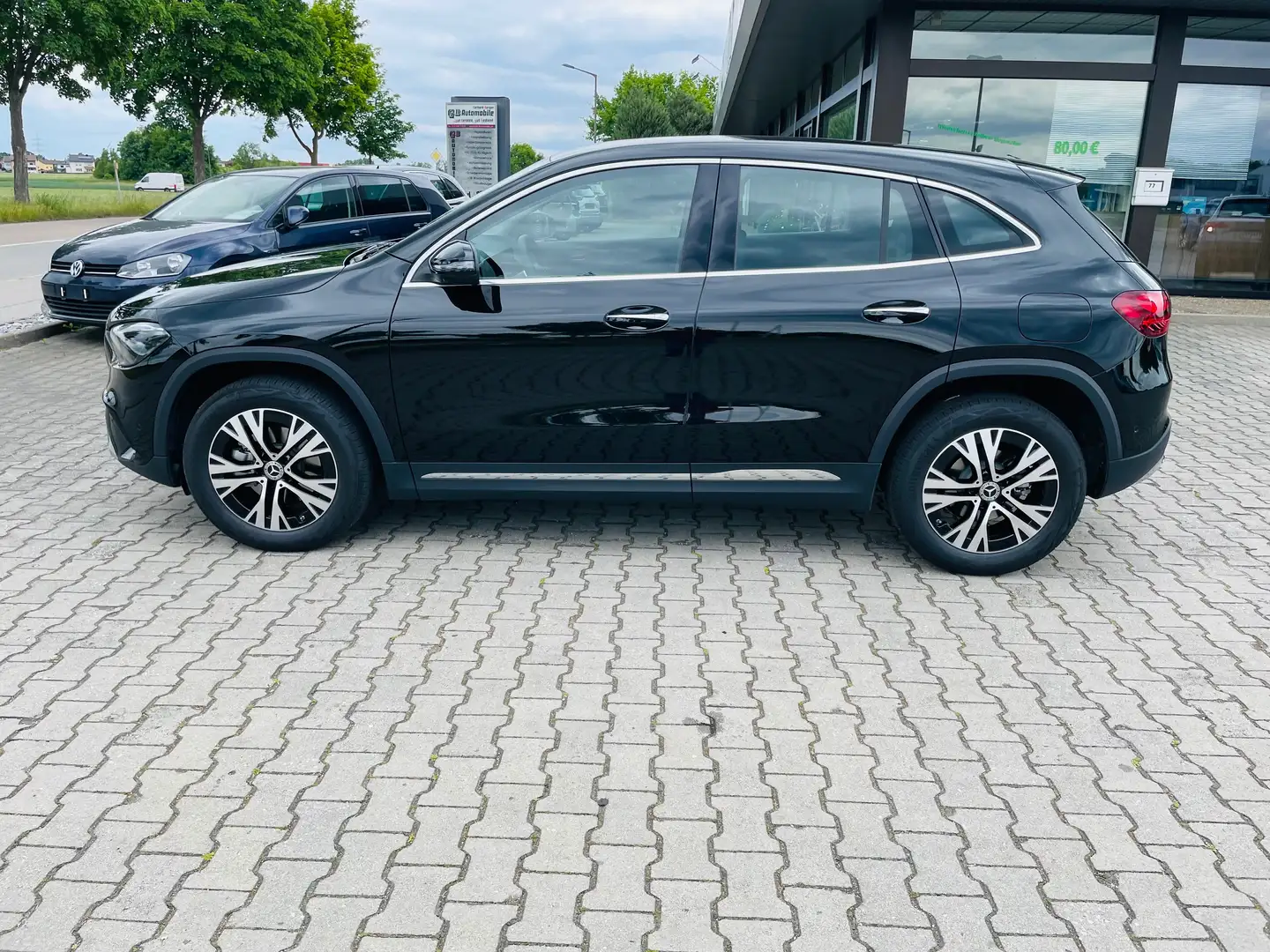 Mercedes-Benz GLA 180 GLA 200 Benzin-Hybrid Progressive Line Edition Negro - 2