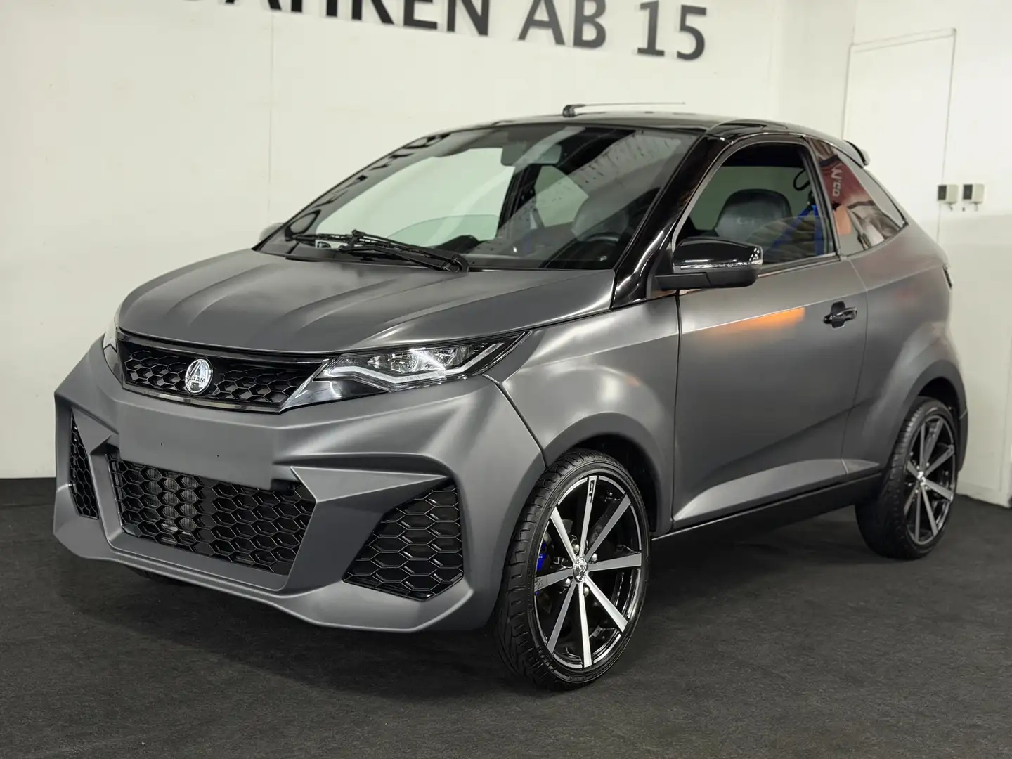 Aixam Coupe GTI Sport, Multimedia, RFK, Kubota, Inkl Lieferung Grau - 2
