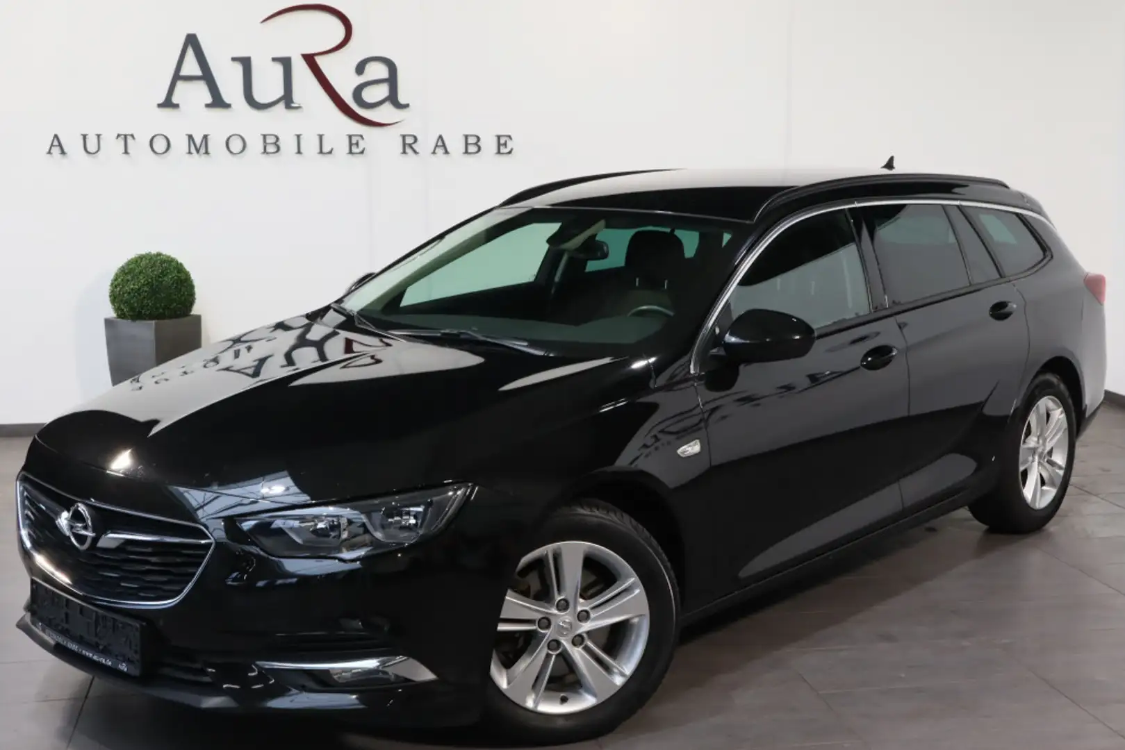Opel Insignia SpT 2.0 D Aut. Business NAV+KAM+SHZ+PP Black - 1