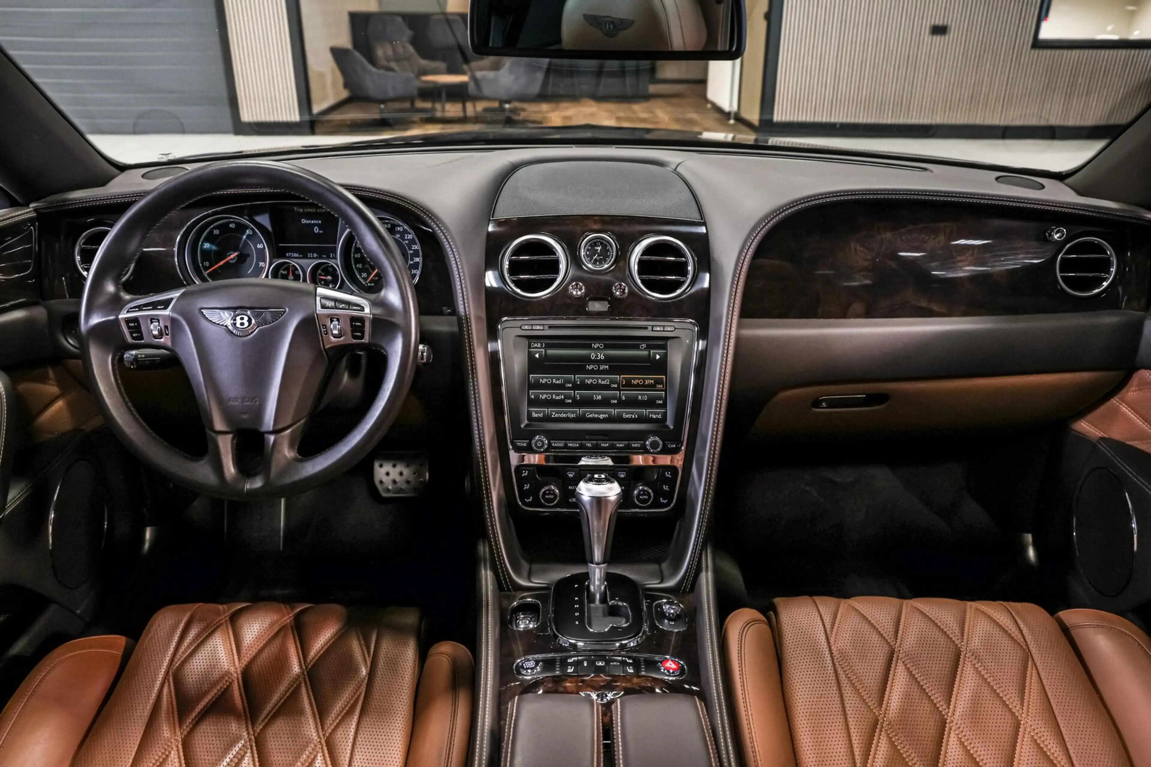 Bentley Flying Spur 4.0 V8|Massage V+A|ACC|Luchtvering — photo 2