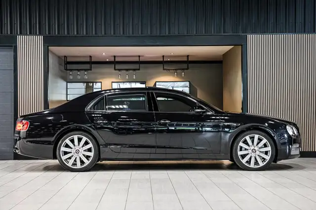 Bentley Flying Spur view 13