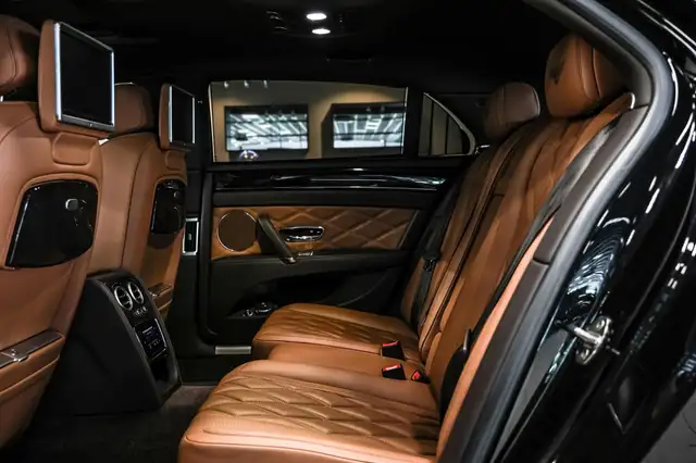 Bentley Flying Spur view 10