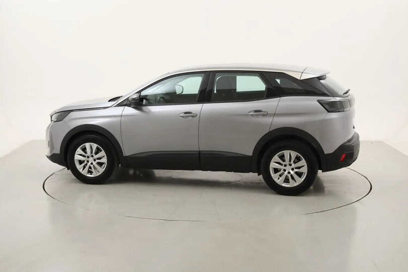 Peugeot 3008 Active Pack 1.2 Benzina 131CV Grigio - 2