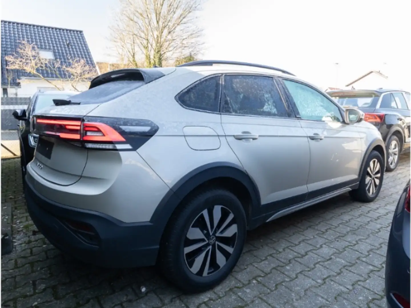 Volkswagen Taigo LIFE 1.0 TSI (95PS) +SHZ+NAVI+CARPLAY+RFK+ Срібний - 2