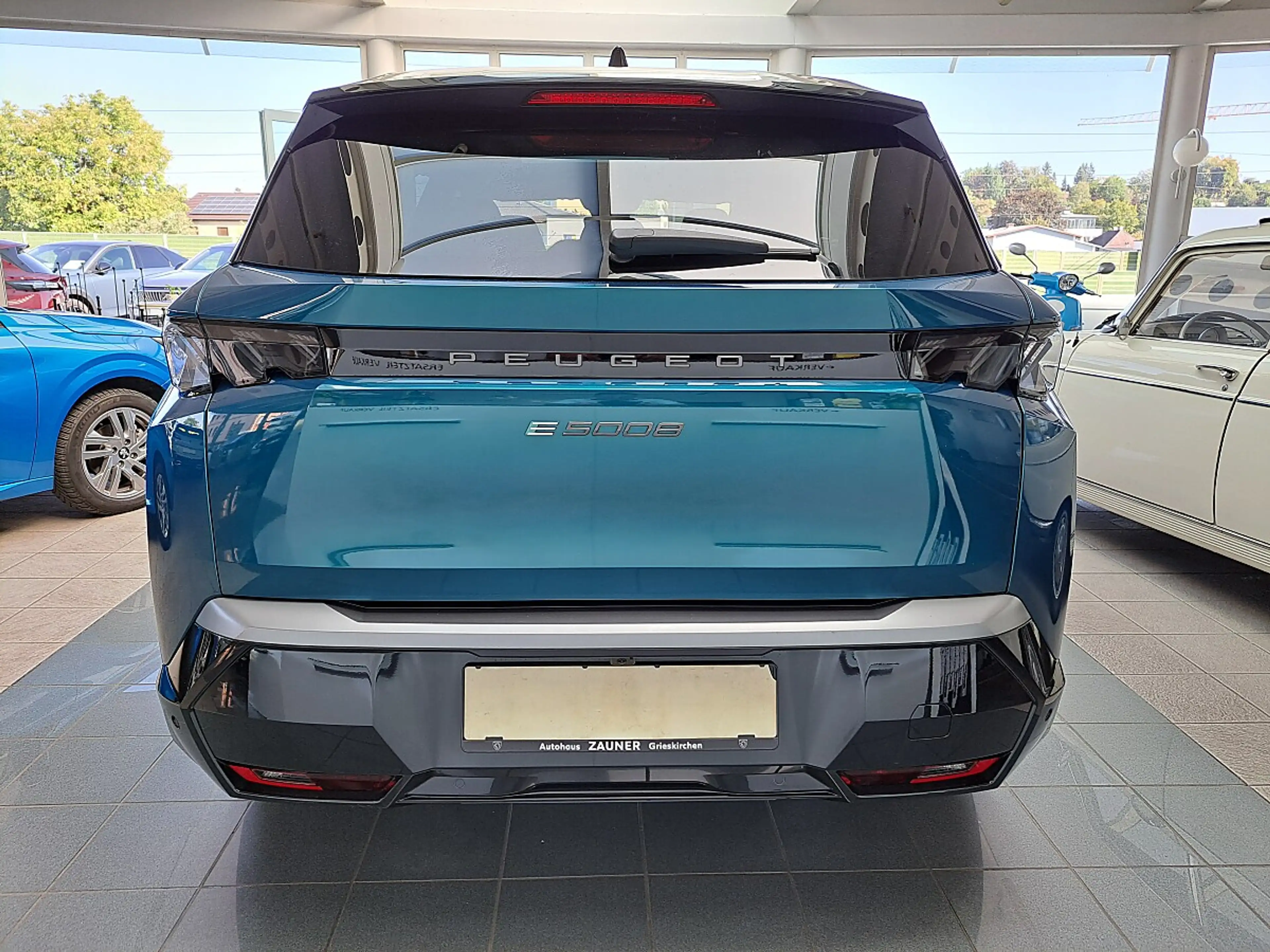 Peugeot 5008 Elektromotor 210 GT — photo 4