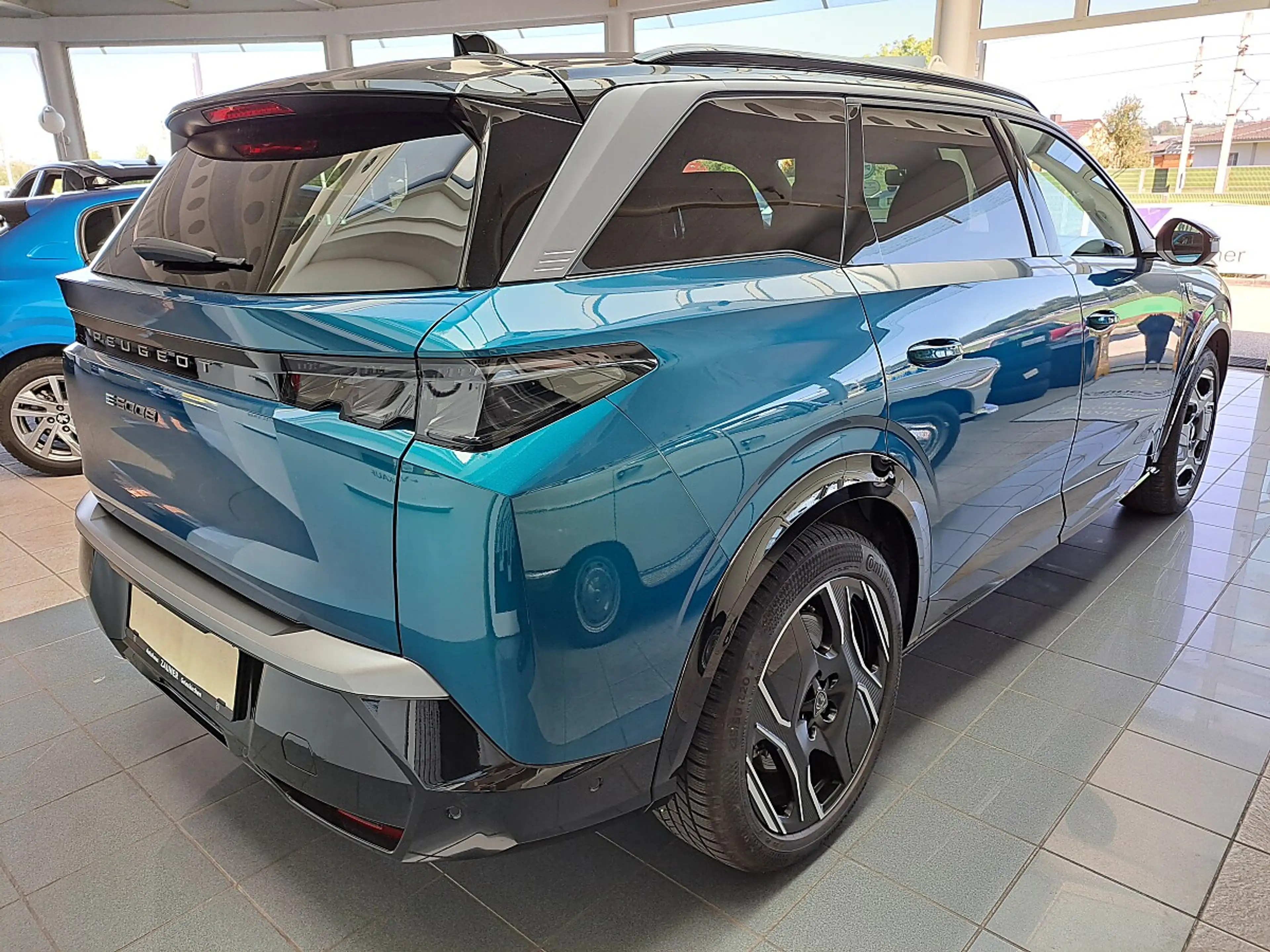 Peugeot 5008 Elektromotor 210 GT — photo 5