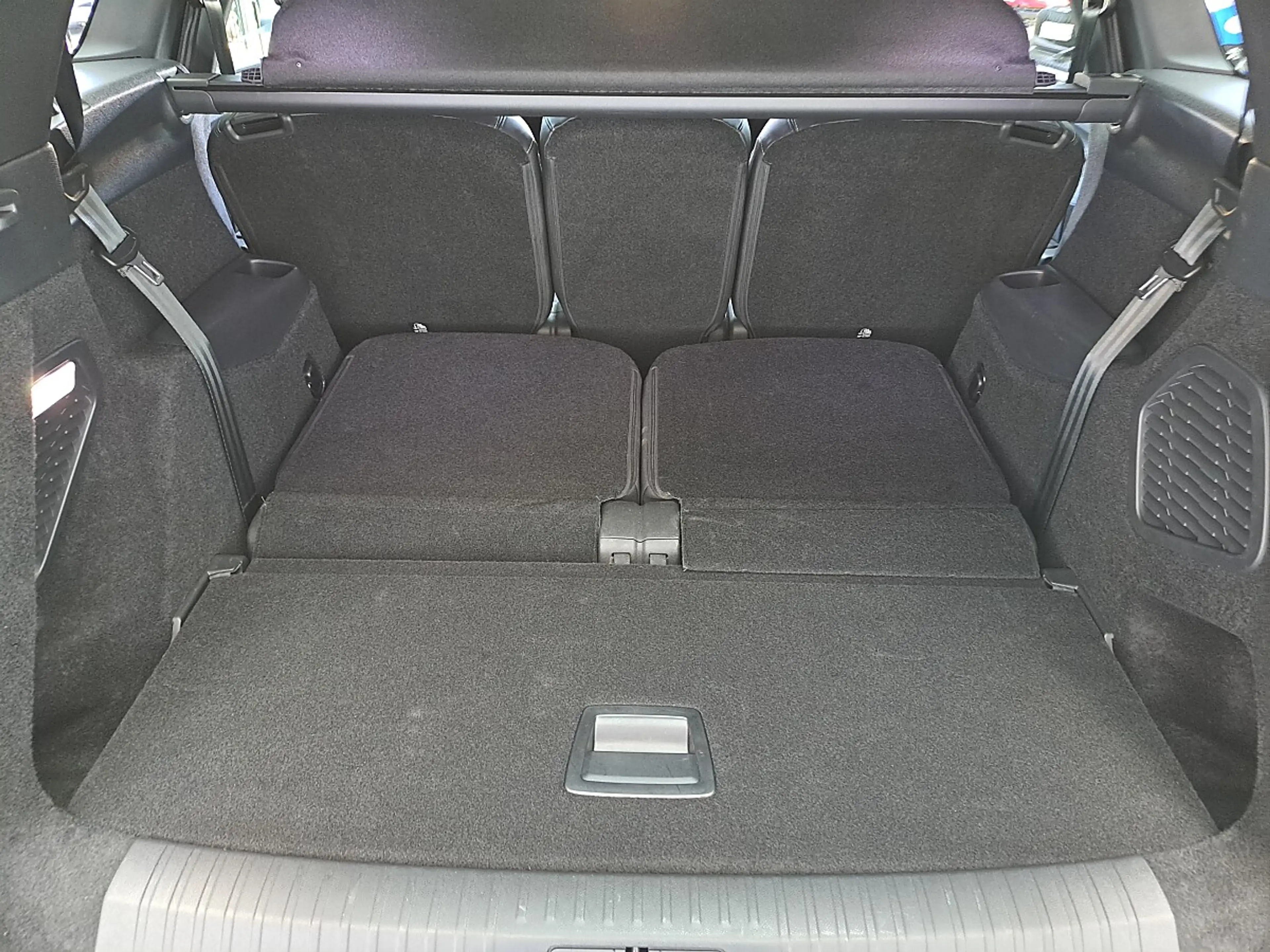 Peugeot 5008 Elektromotor 210 GT — photo 8