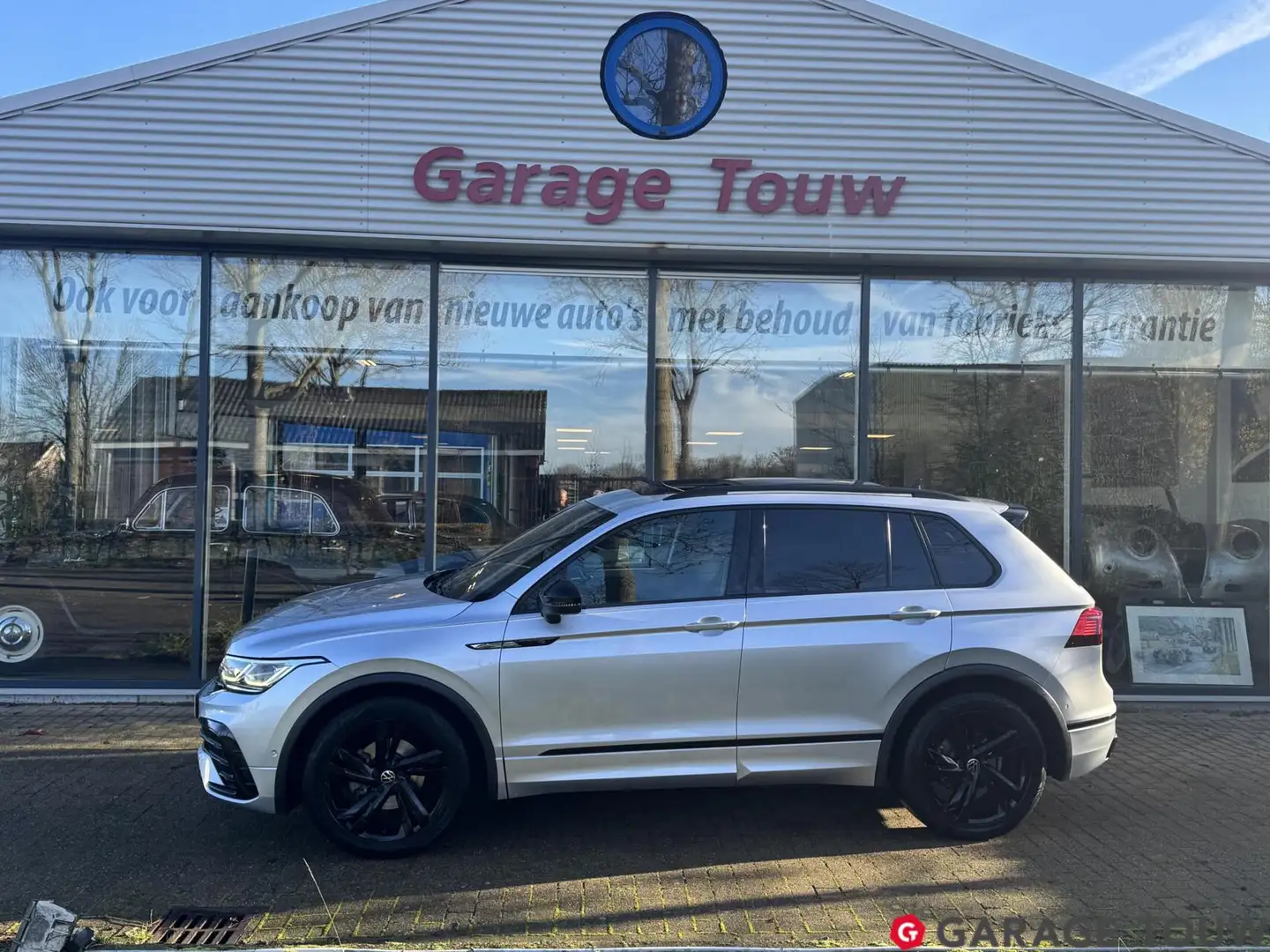 Volkswagen Tiguan 1.5 TSI R-Line *BTW, PANO, El.Trekh, OrgNL Grigio - 2