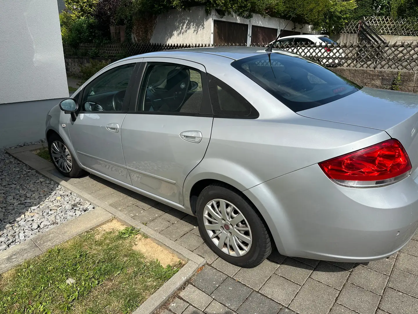 Fiat Linea Linea 1.4 T-Jet 16V Emotion Srebrny - 2