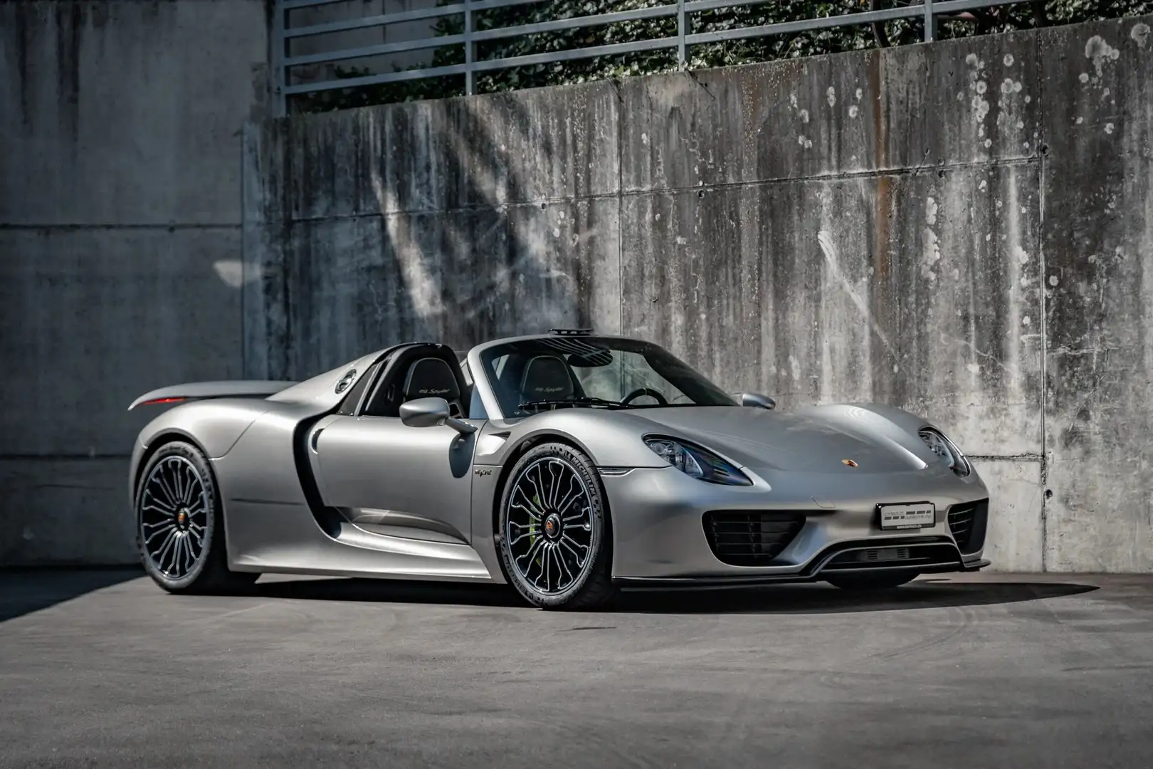Porsche 918 Spyder V8 4.6 887ch / Lift / Bagagerie Silber - 1