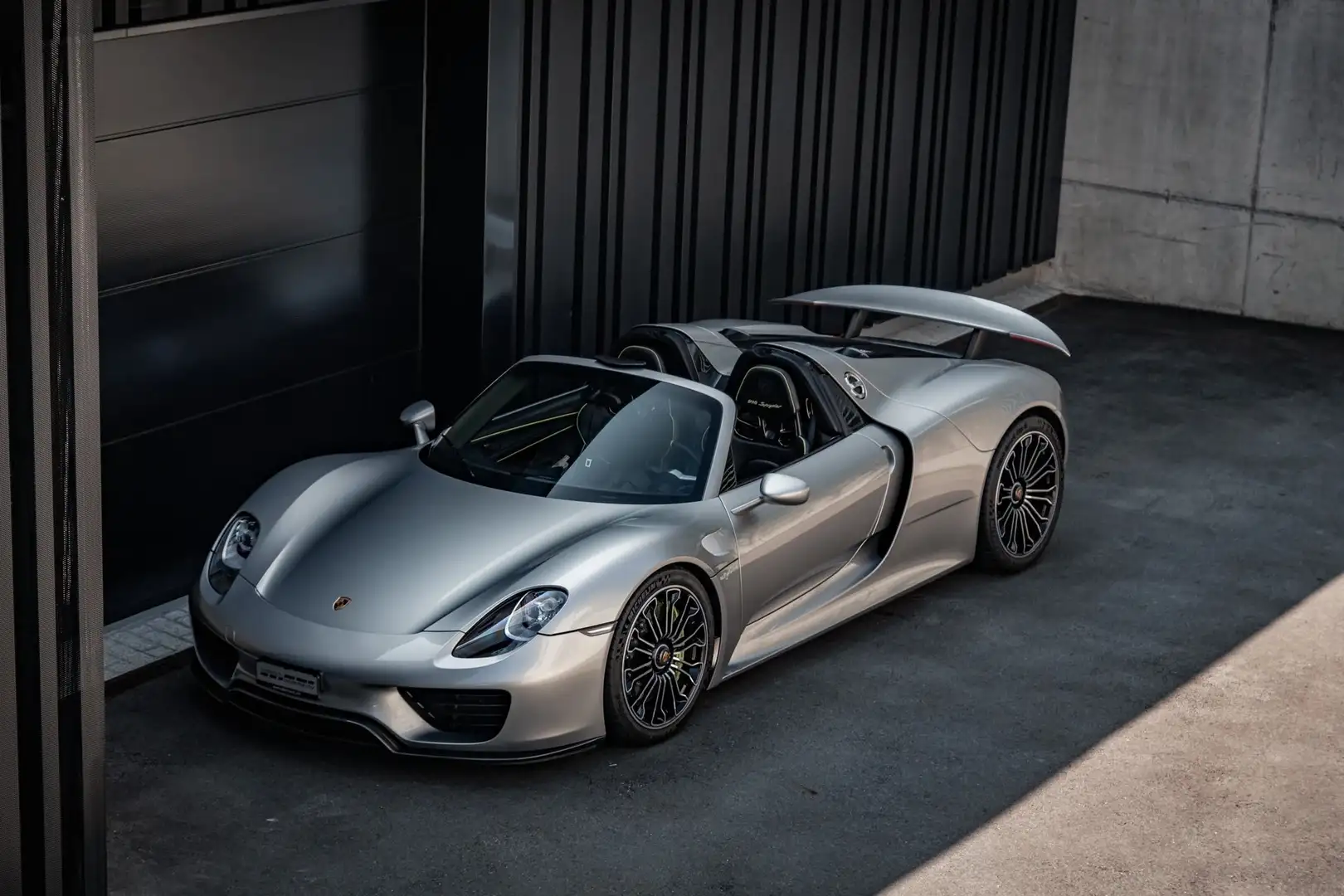 Porsche 918 Spyder V8 4.6 887ch / Lift / Bagagerie Silber - 2