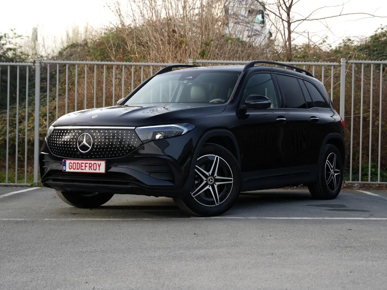 Mercedes-Benz EQB 300 EQB 4MATIC 2