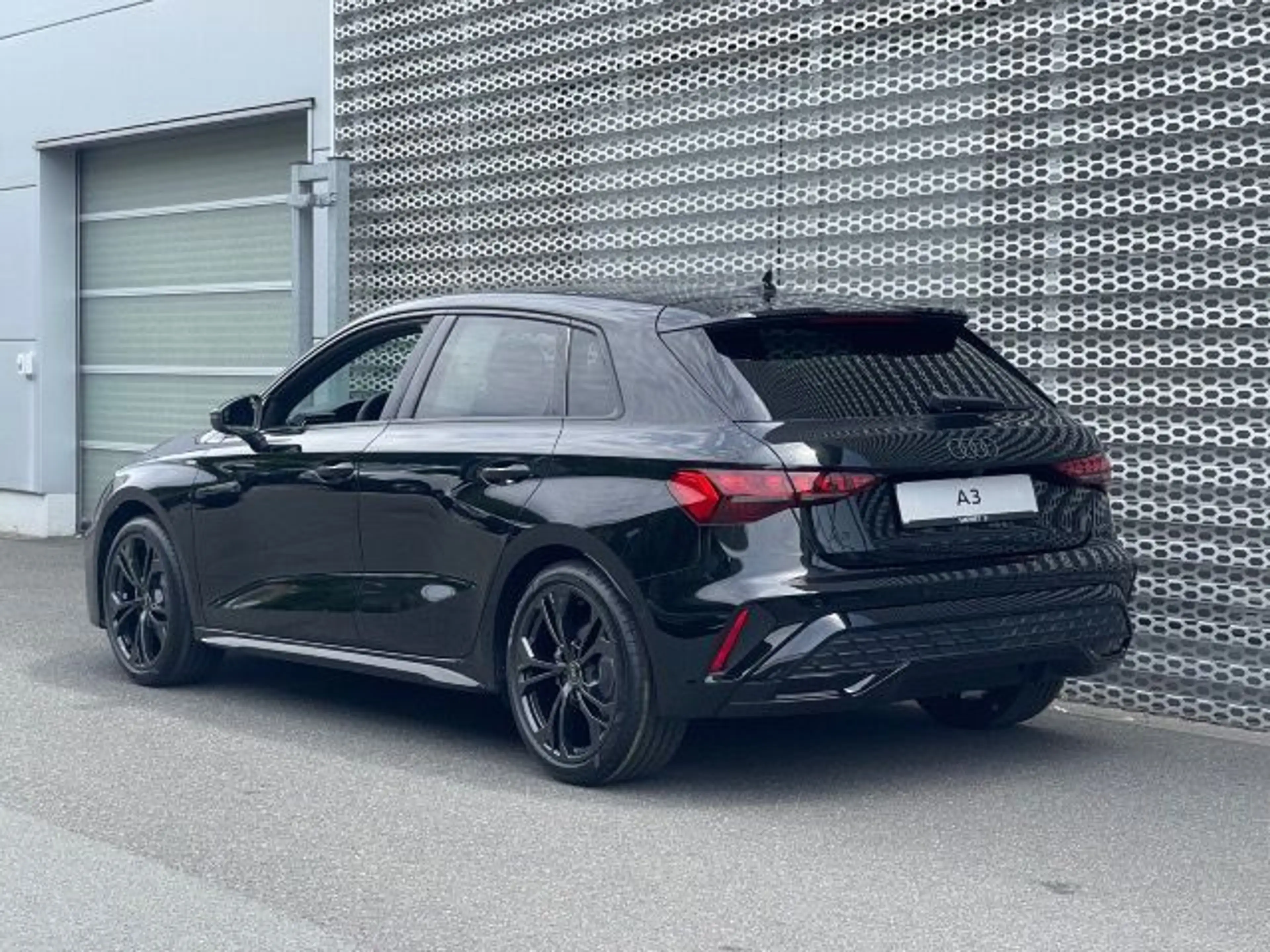 Audi A3 S line TFSI 110 kW S t ronic — photo 4
