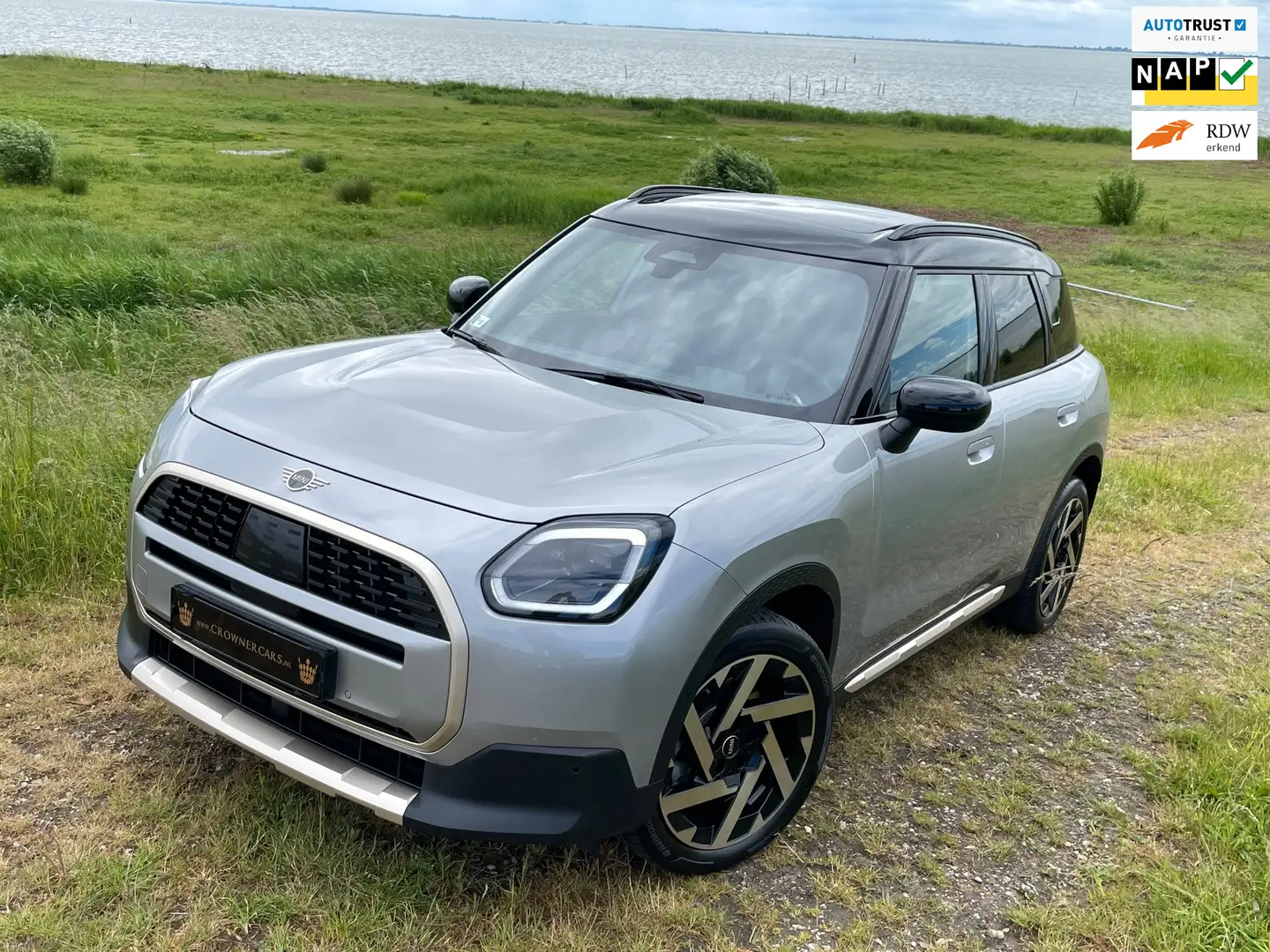 MINI Countryman C Mini Aut. Favoured Trim + Package L Harman Kardon Grijs - 1