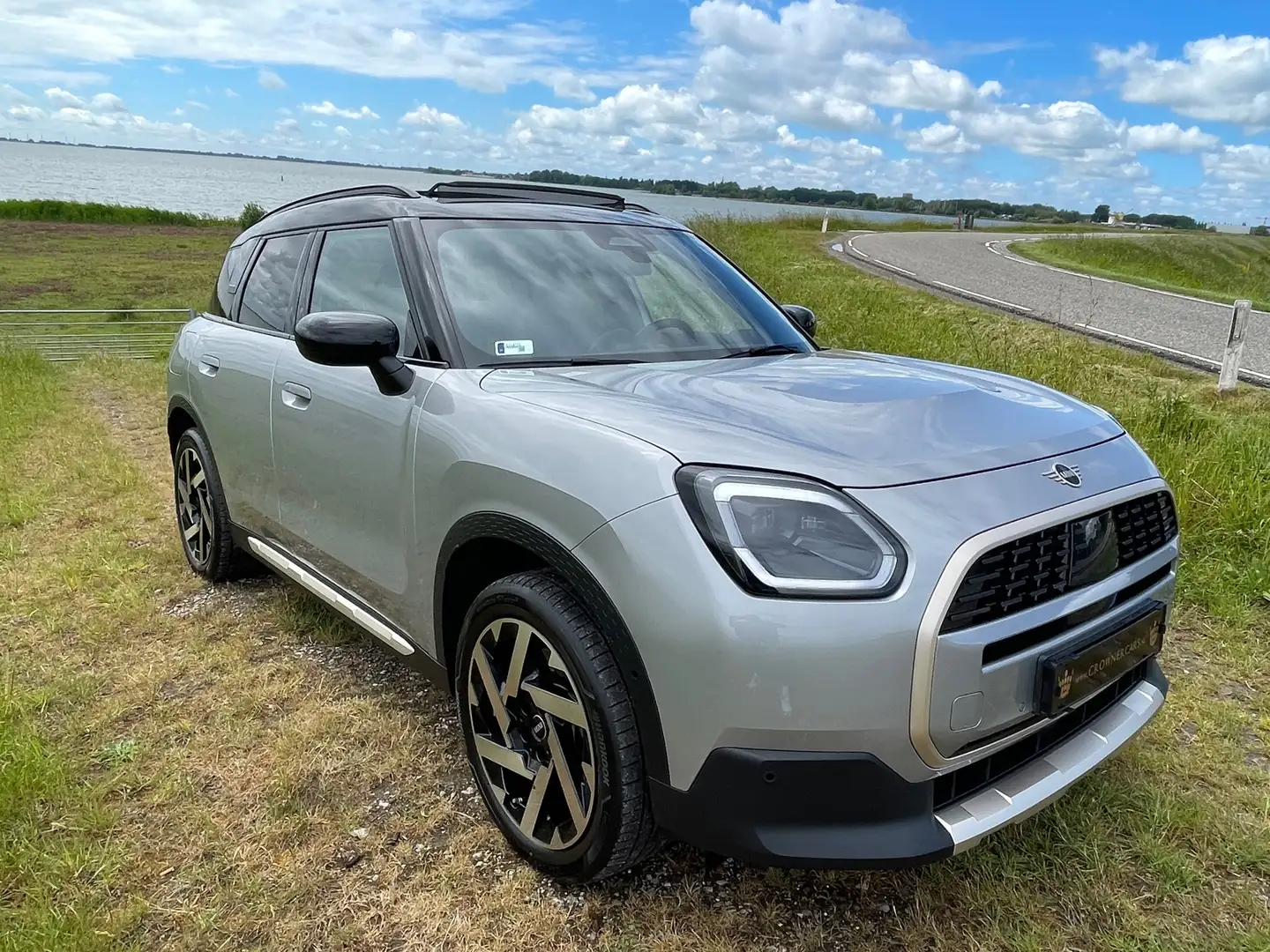 MINI Countryman C Mini Aut. Favoured Trim + Package L Harman Kardon Grijs - 2