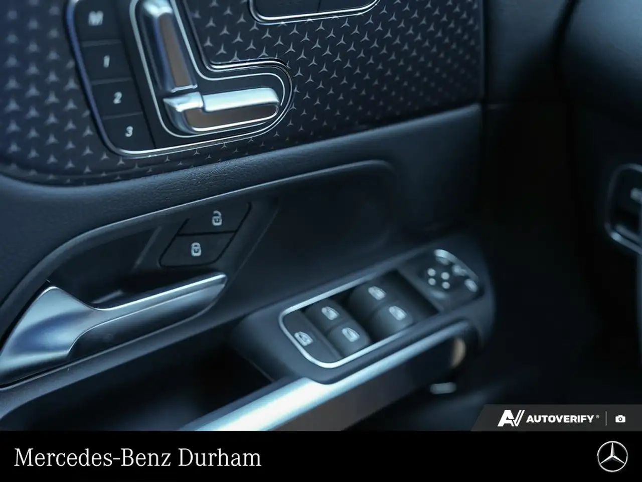 Mercedes-Benz EQB photo Mercedes-Benz EQB