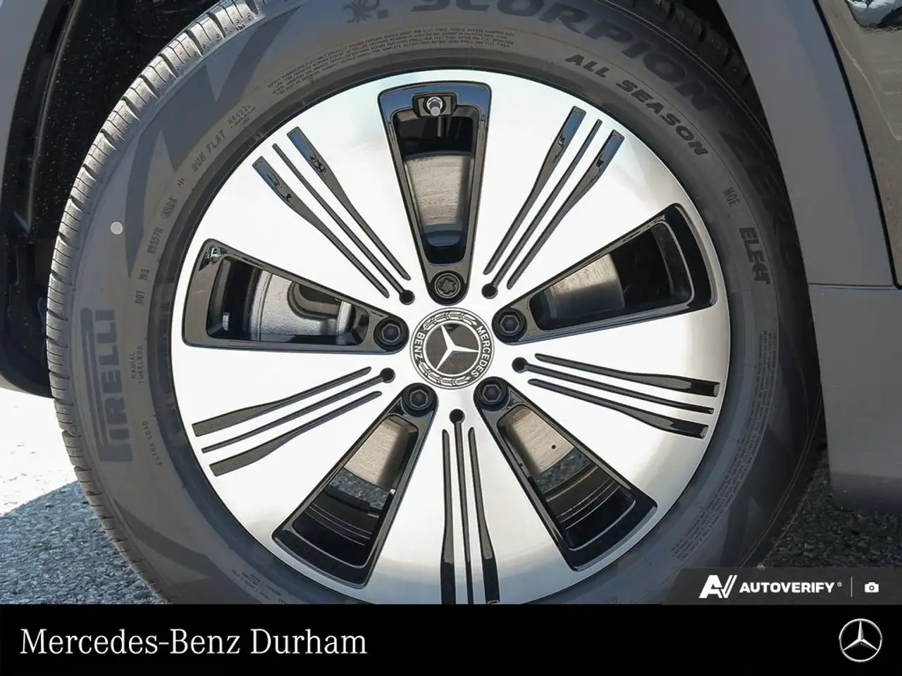 Mercedes-Benz EQB photo Mercedes-Benz EQB