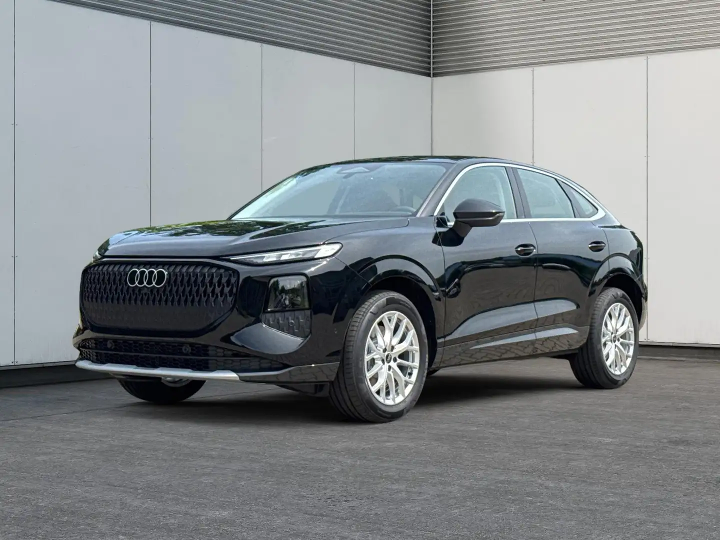 Audi Q3 Sportback Basis MJ 2026+NAVI+KAMERA+AHK+PANO+PD... Schwarz - 1