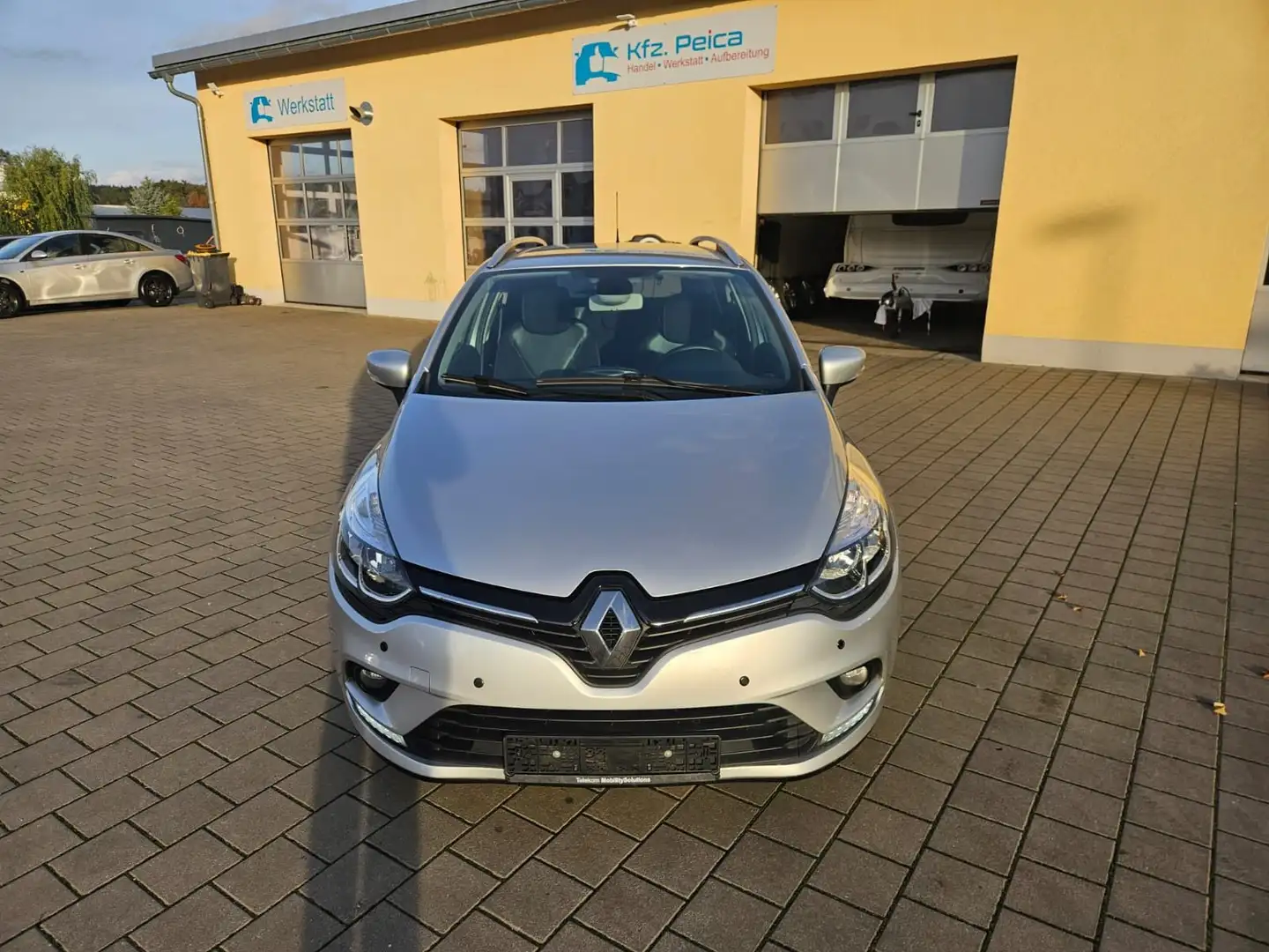 Renault Clio IV Grandtour 1,5 dci90*Navi*PDC*Android Silber - 2