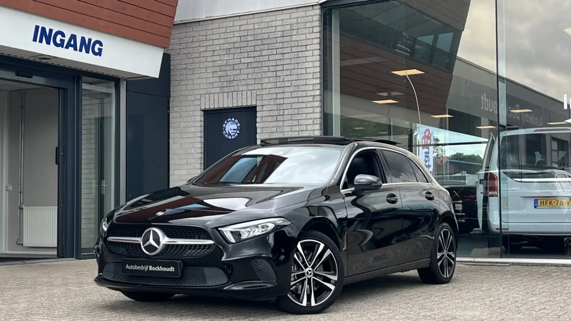 Mercedes-Benz A 250 e Premium | Pano | Sfeer | Leer | Navi Schwarz - 2