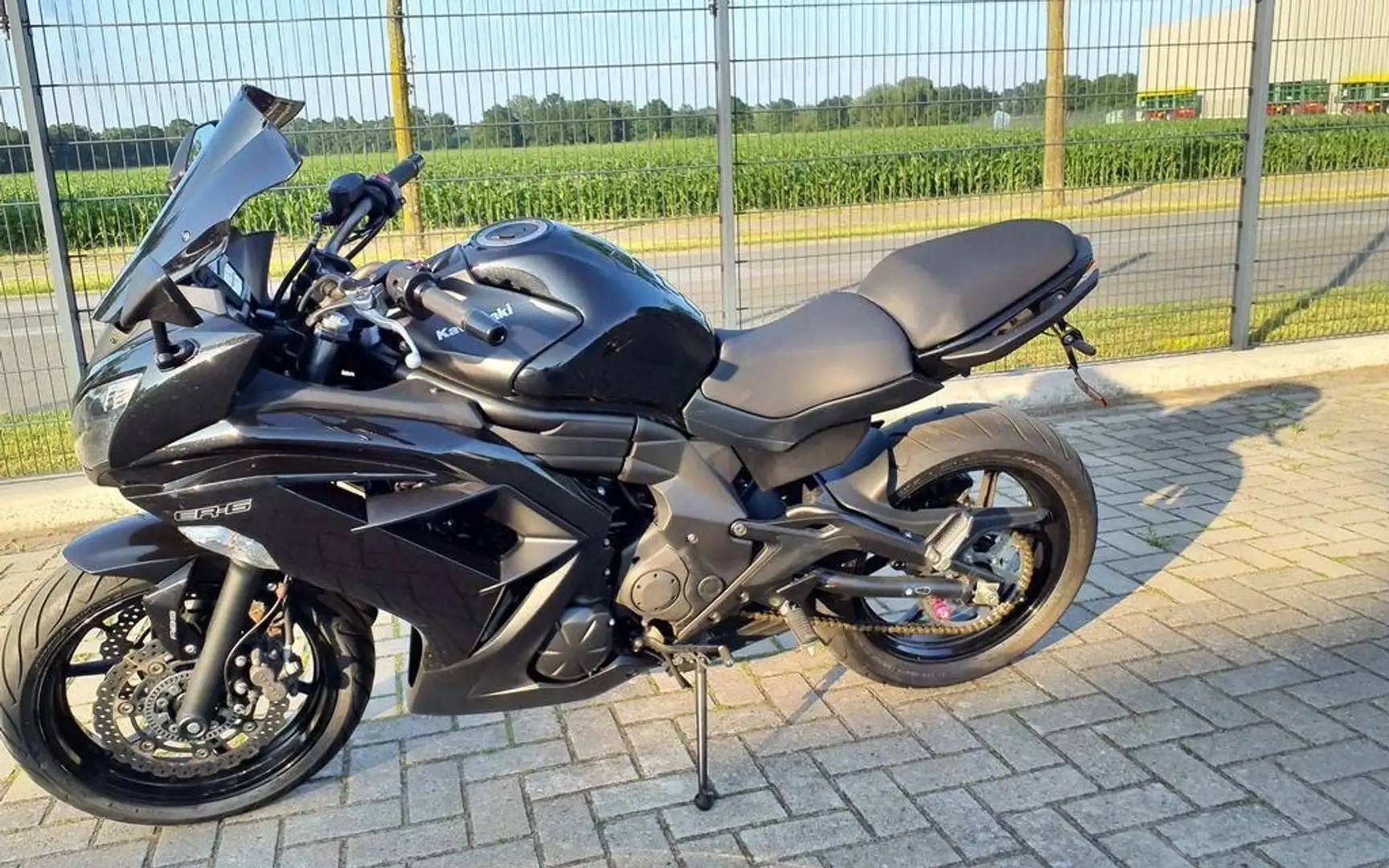 Kawasaki ER - 6 F Noir - 2
