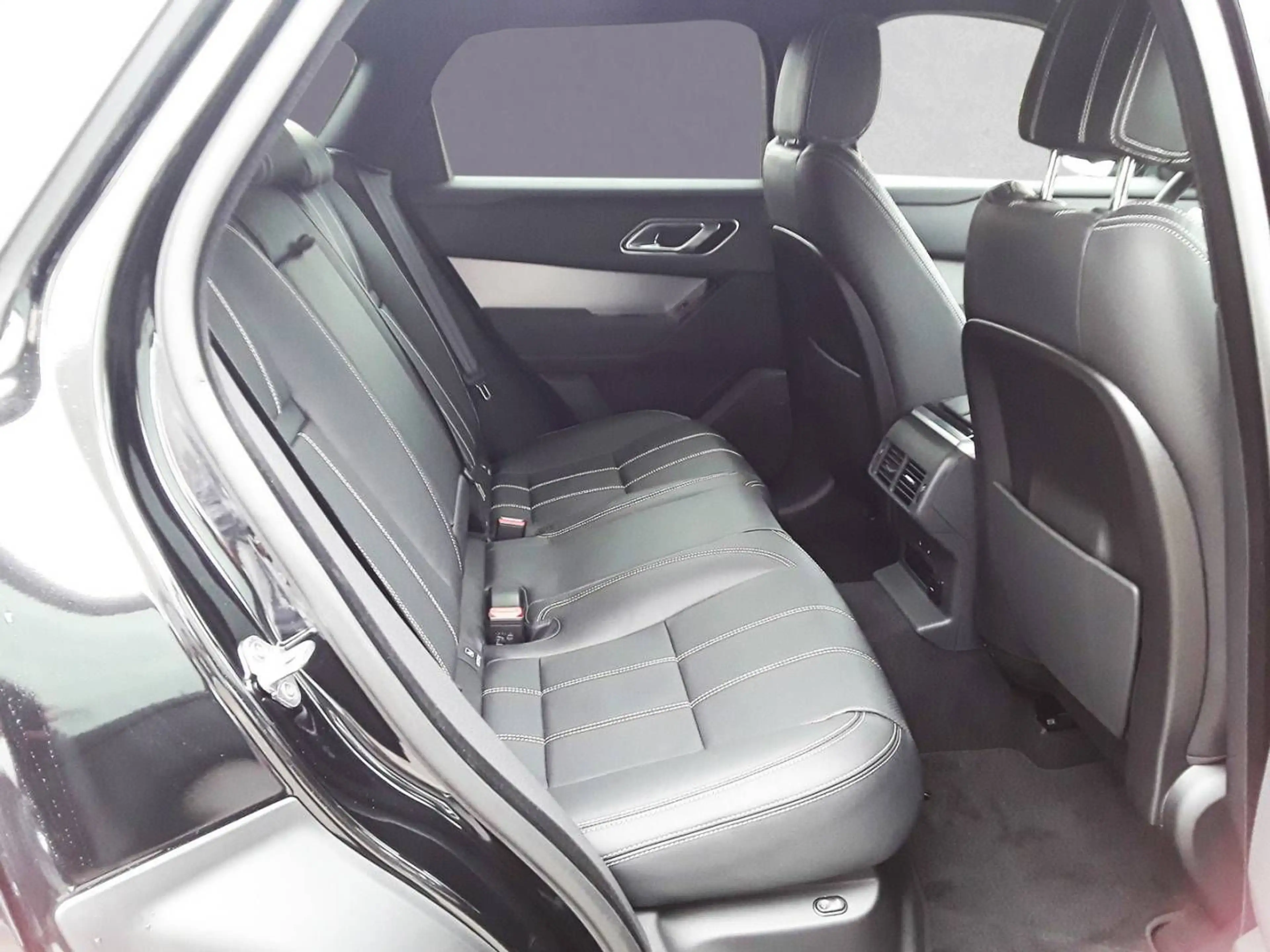 Land Rover Range Rover Velar D300 R-Dynamic SE *Luftfederung* — photo 5