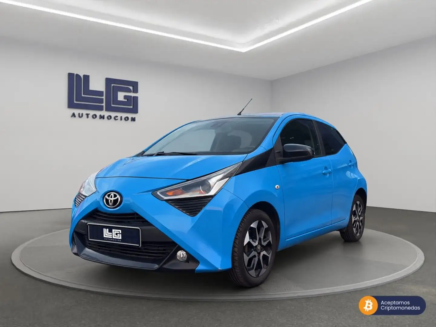 Toyota Aygo 1.0 70 x-play Azul - 1