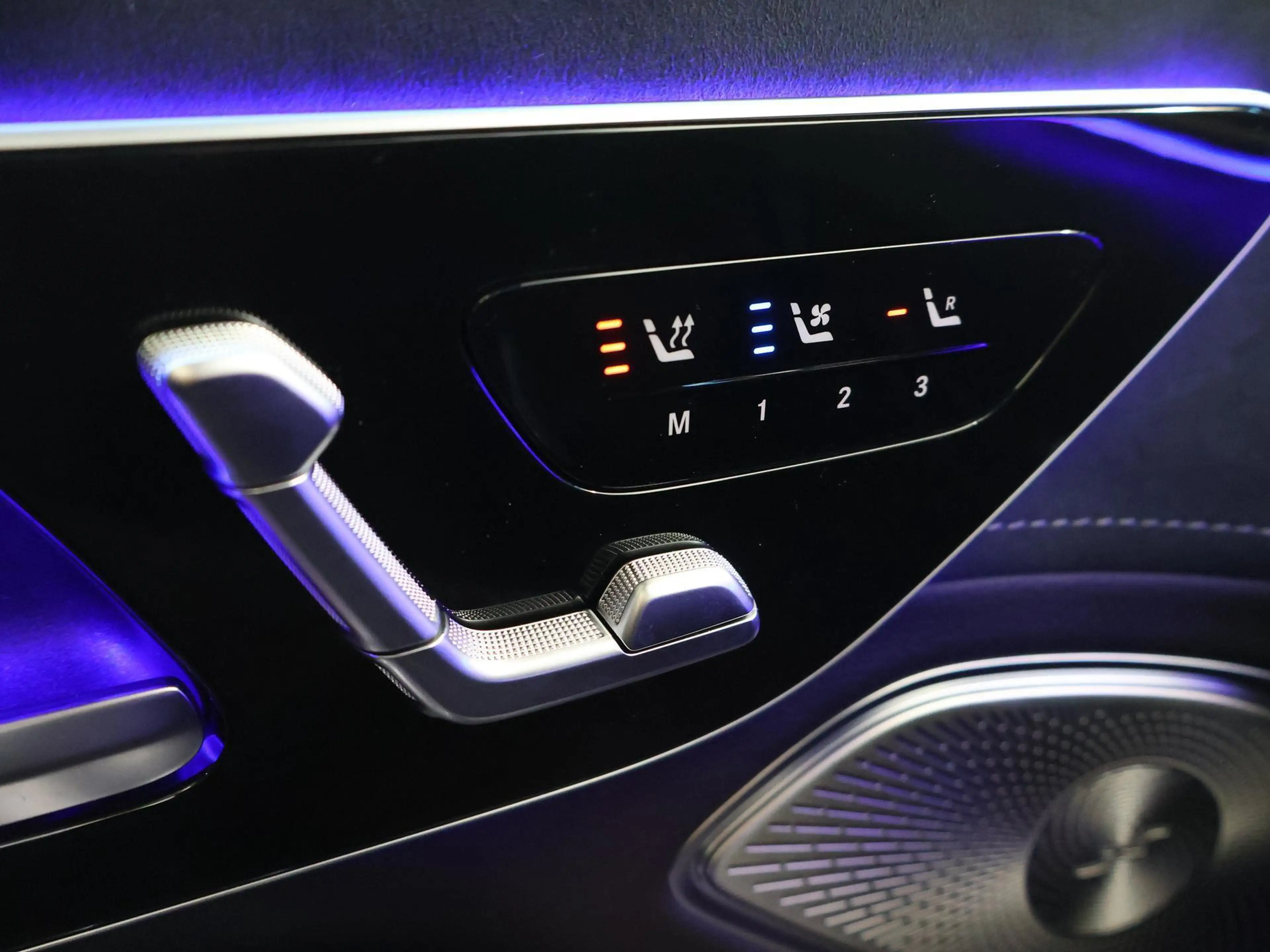 Mercedes-Benz EQS SUV 450 4MATIC AMG Line 7p 118 kWh | Panoramadak | Tre — photo 10