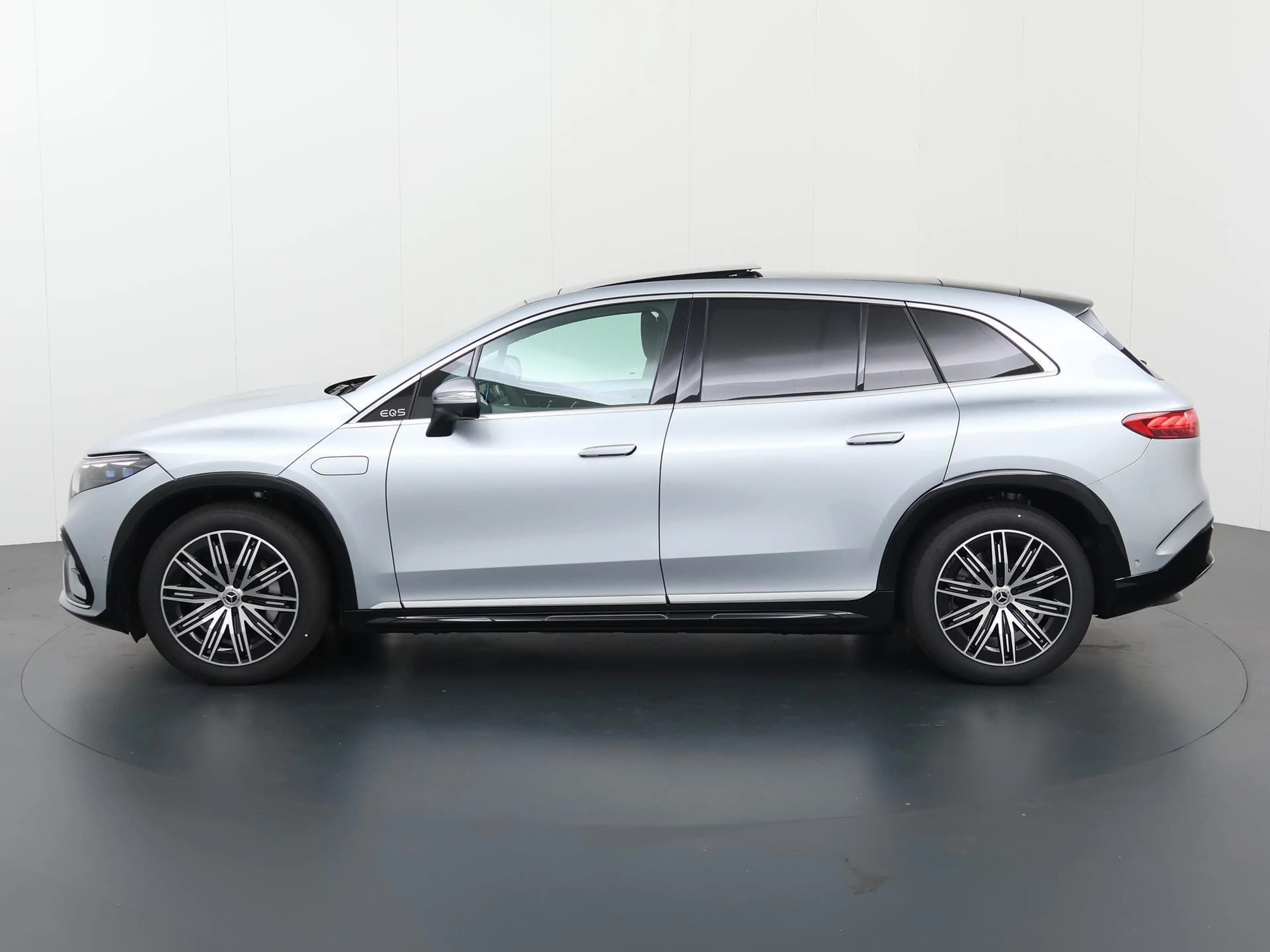 Mercedes-Benz EQS SUV 450 4MATIC AMG Line 7p 118 kWh | Panoramadak | Tre — photo 4