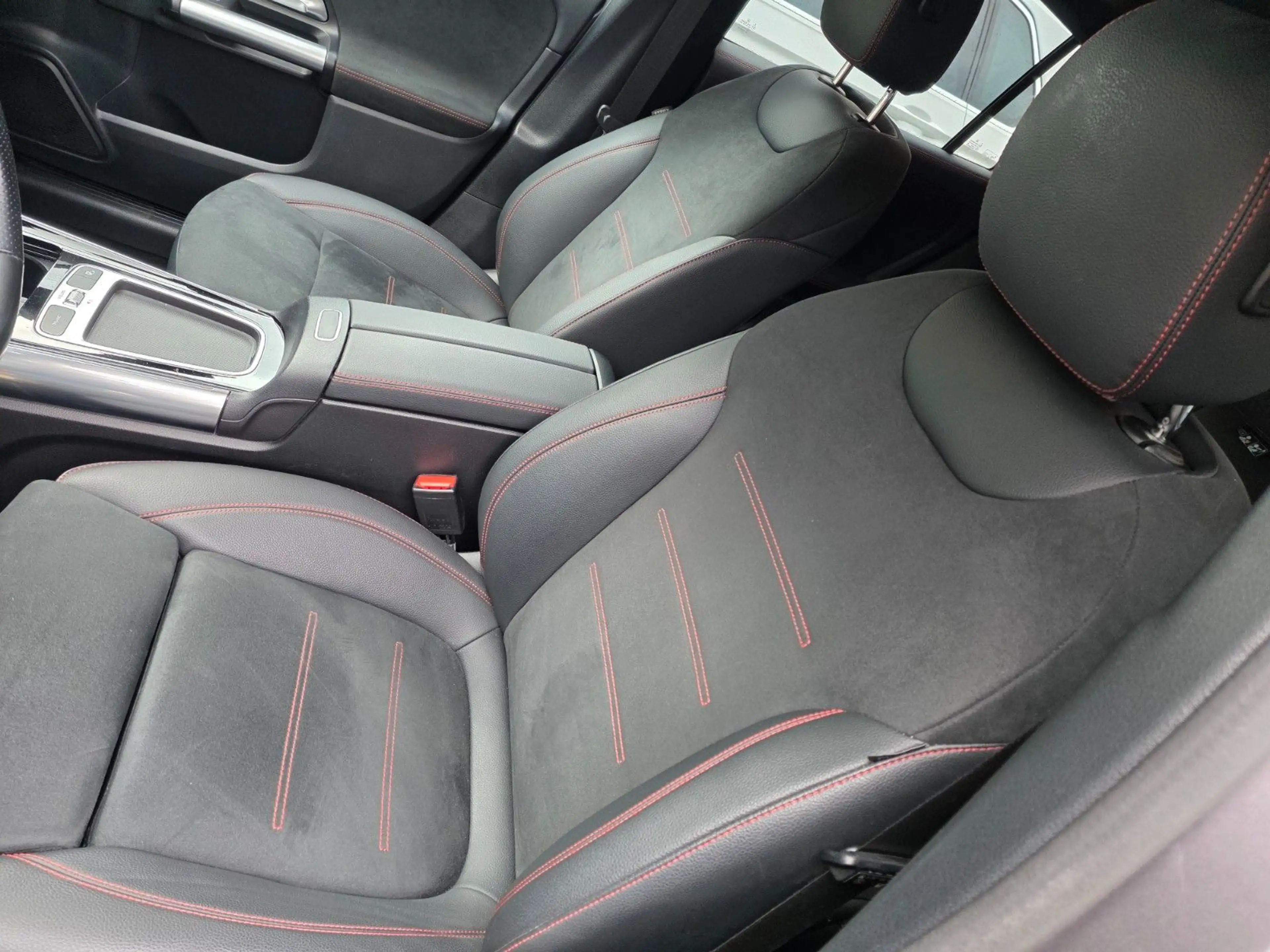 Mercedes-Benz GLA 180 AMG PAKET  MIT GARANTIE — photo 11