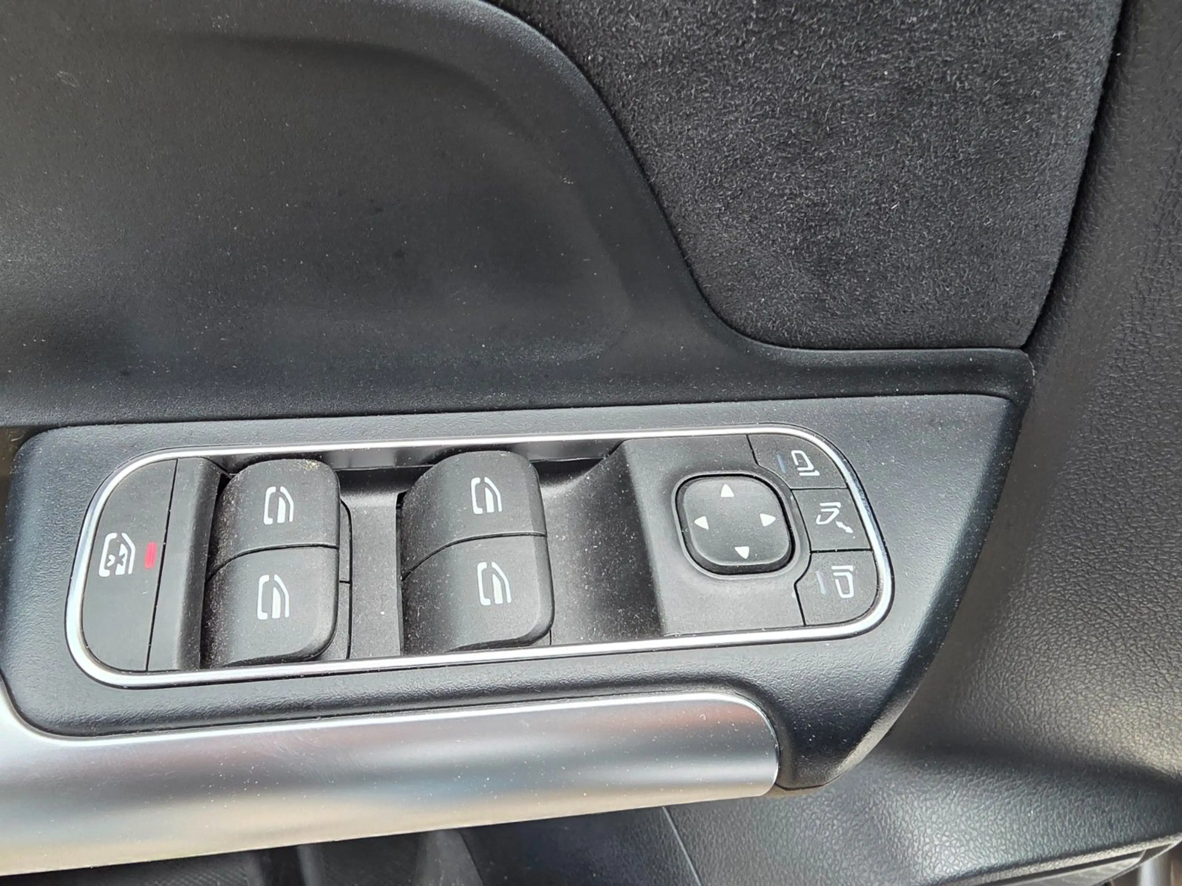 Mercedes-Benz GLA 180 AMG PAKET  MIT GARANTIE — photo 10