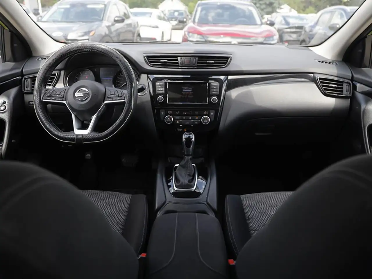 Nissan Qashqai снимка Nissan Qashqai