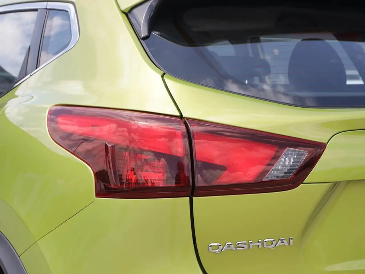Nissan Qashqai снимка Nissan Qashqai