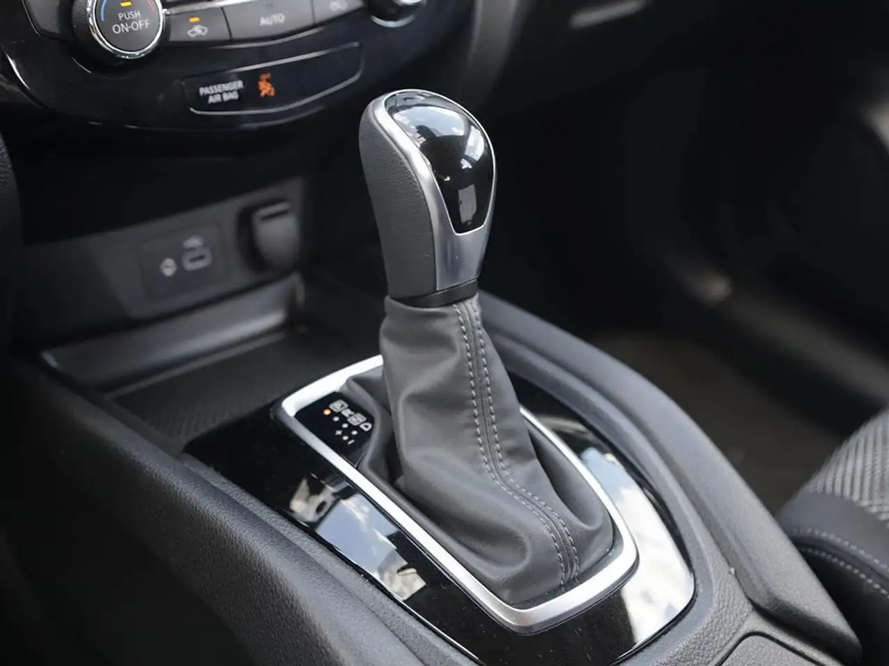 Nissan Qashqai снимка Nissan Qashqai