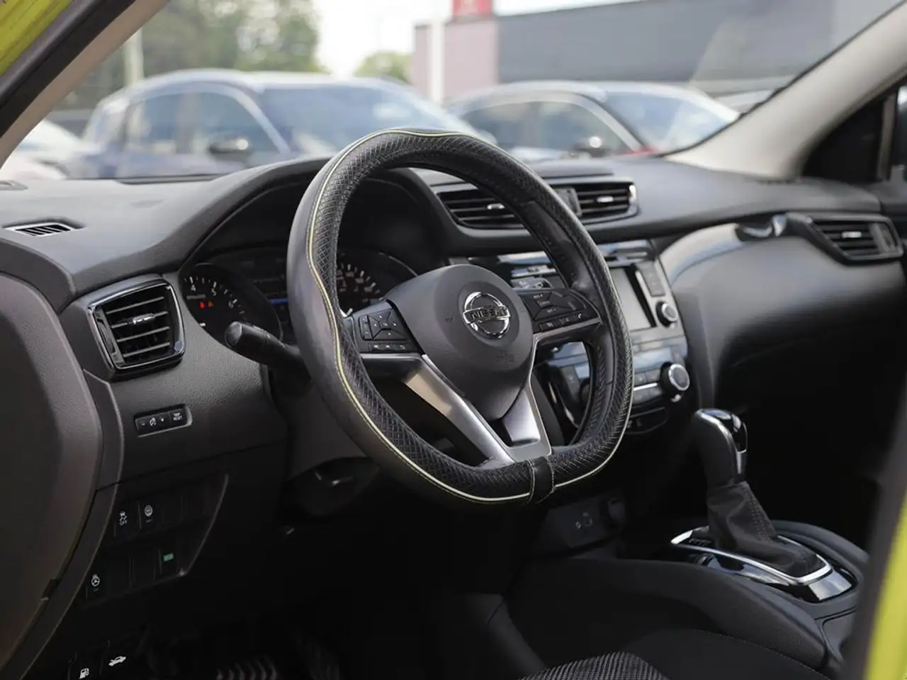 Nissan Qashqai снимка Nissan Qashqai